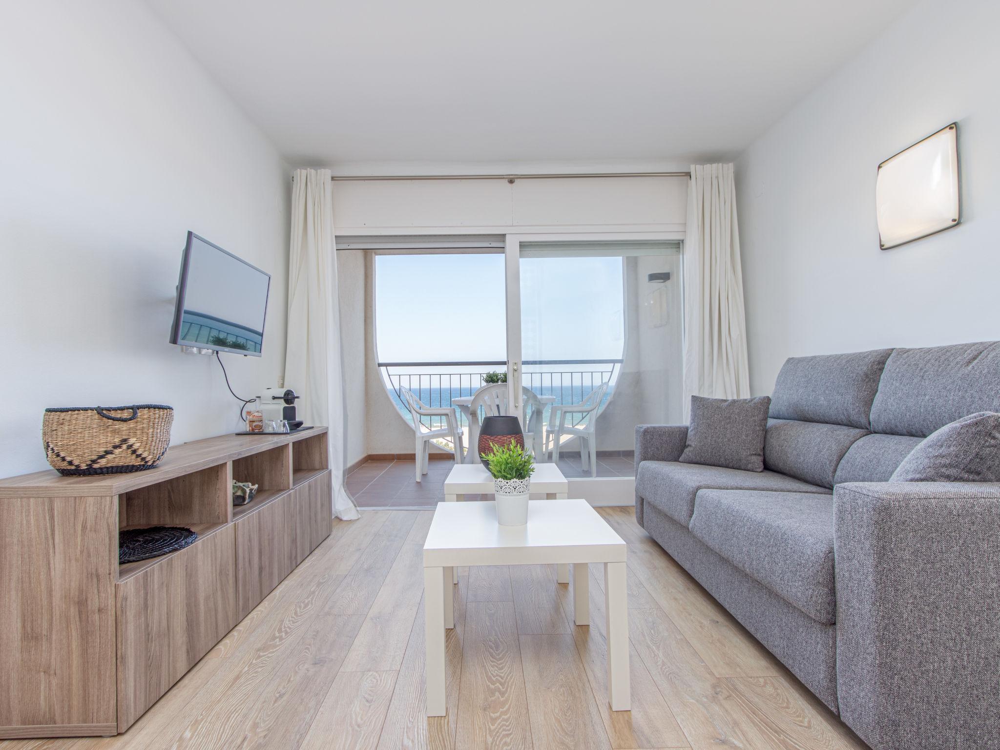 Foto 6 - Apartamento en Castelló d'Empúries con jardín y vistas al mar