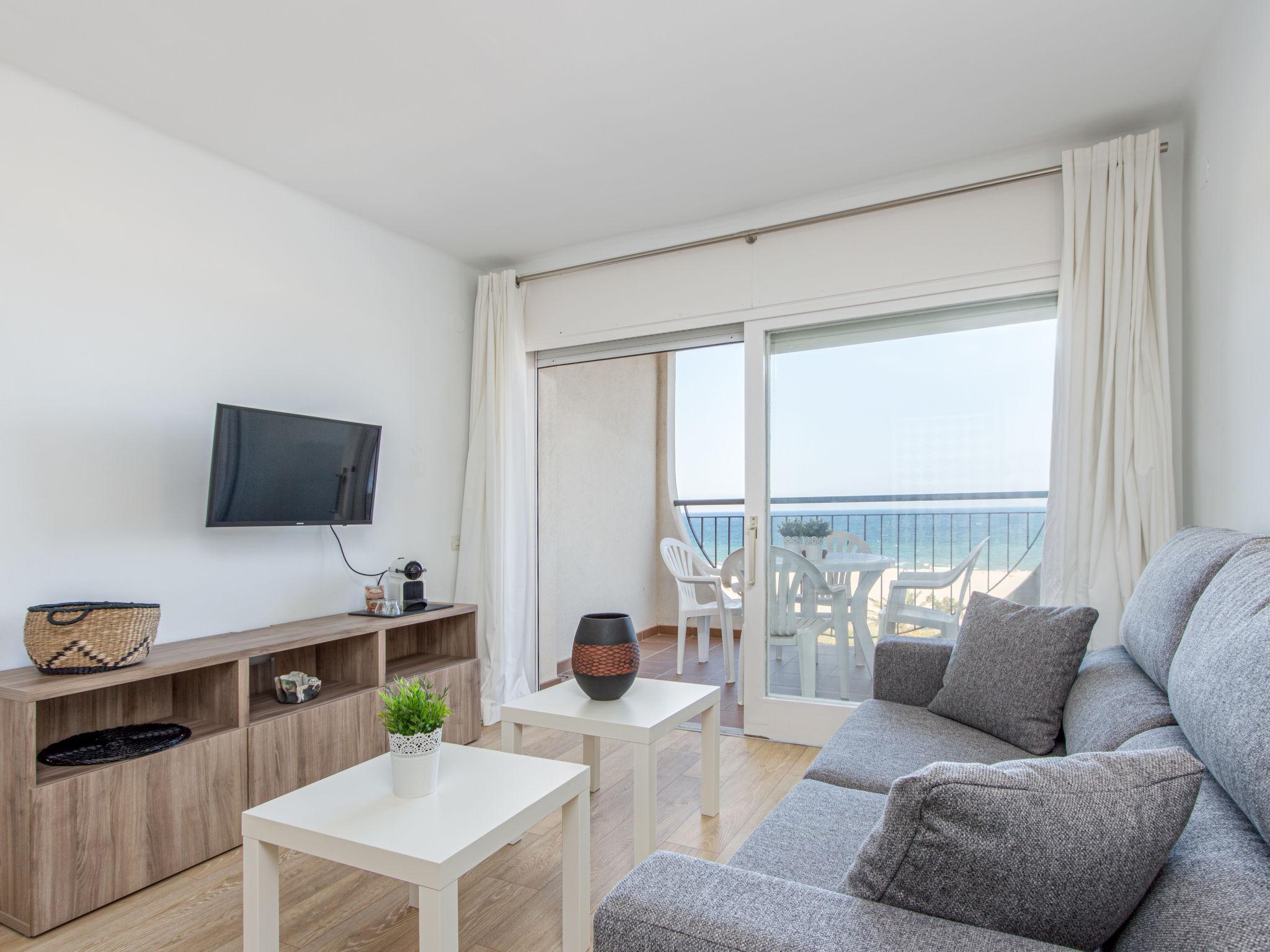 Foto 2 - Appartamento a Castelló d'Empúries con giardino e vista mare
