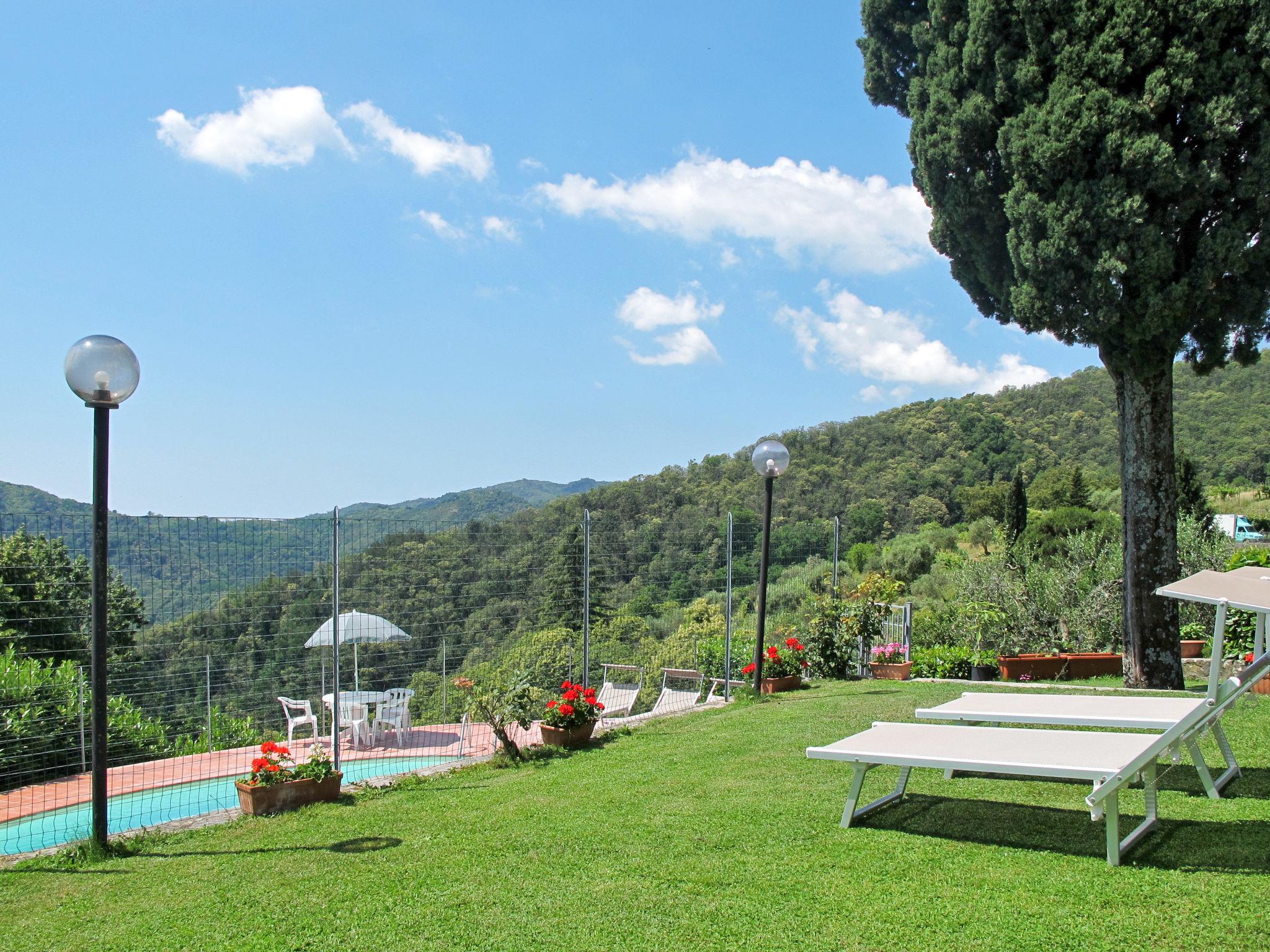 Foto 5 - Casa de 3 quartos em Pescaglia com piscina privada e jardim