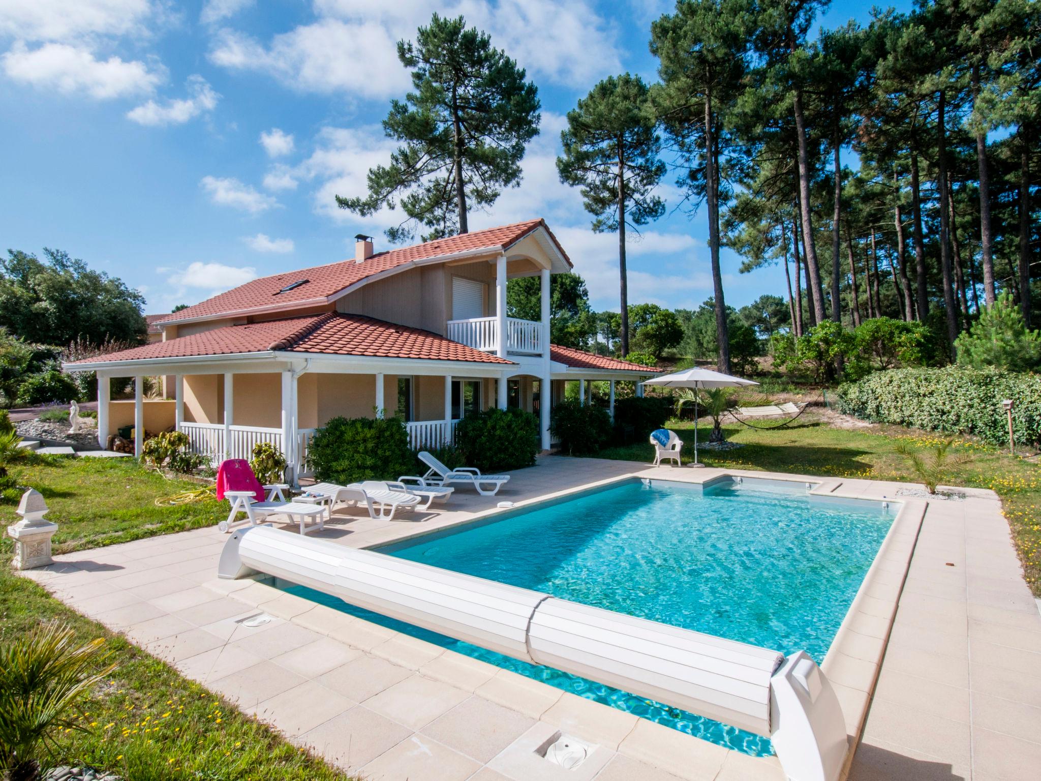 Foto 1 - Casa de 3 quartos em Lacanau com piscina privada e jardim