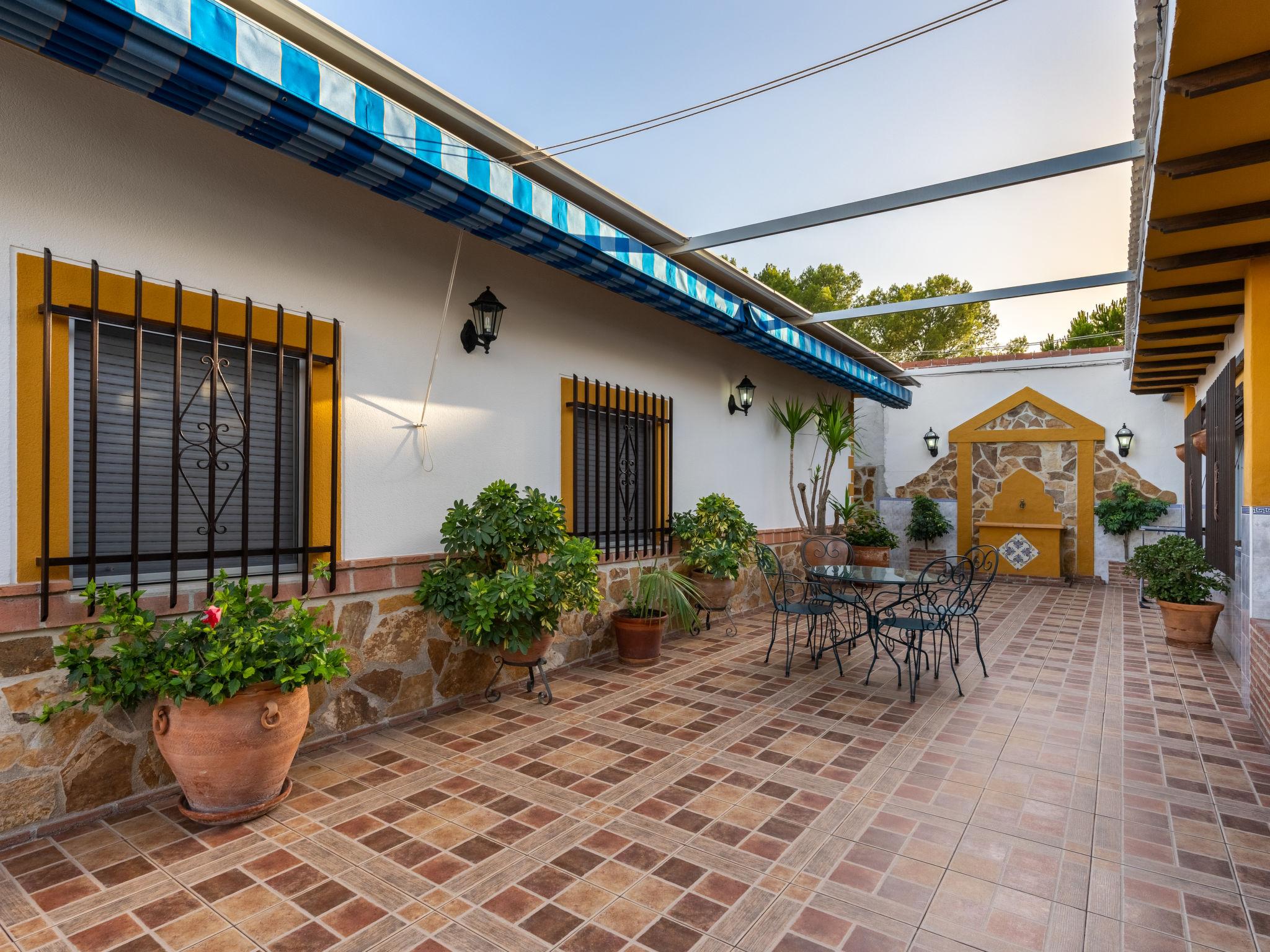 Photo 18 - 3 bedroom House in Baena with private pool and garden