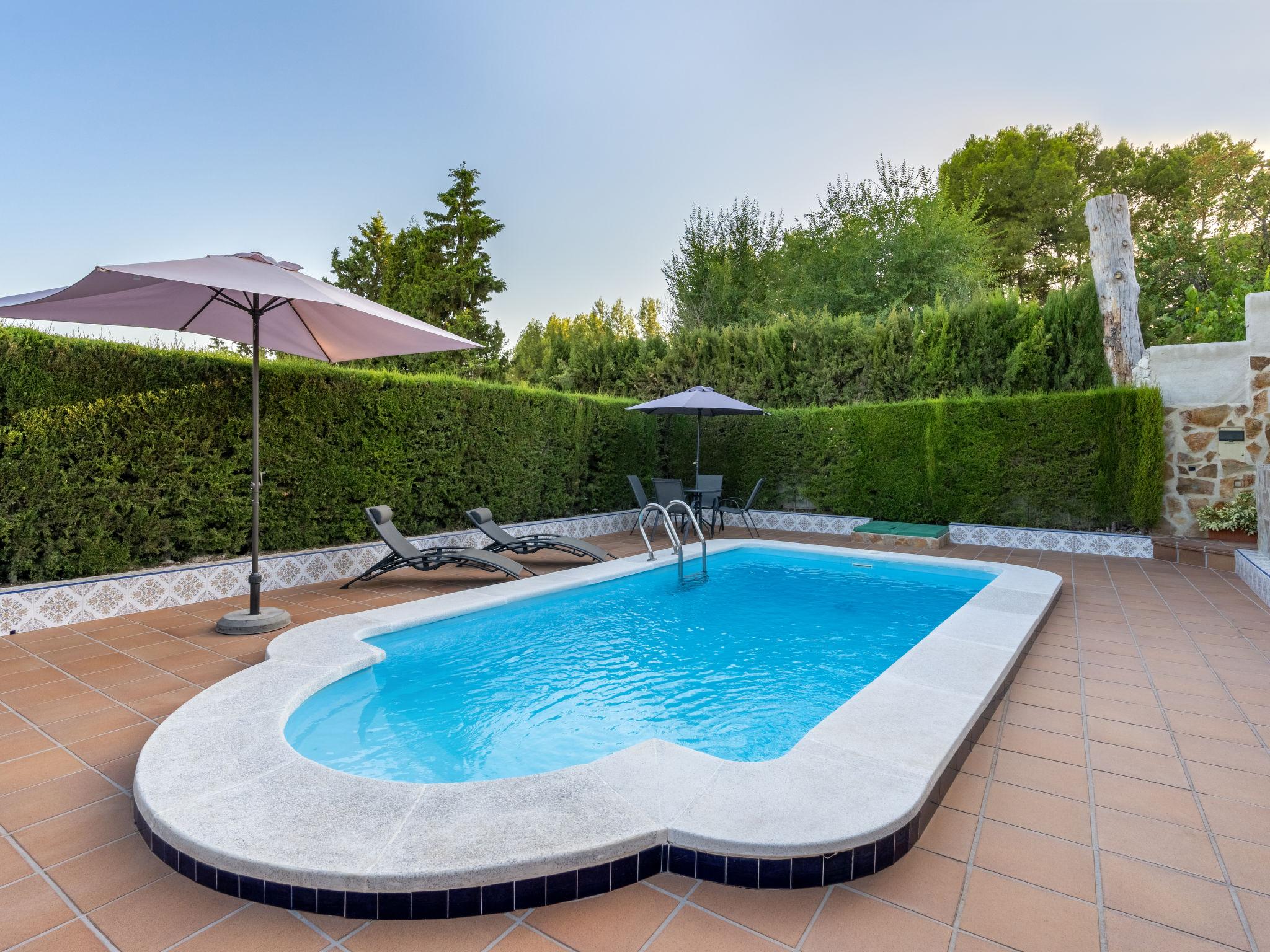 Foto 22 - Casa de 3 quartos em Baena com piscina privada e terraço