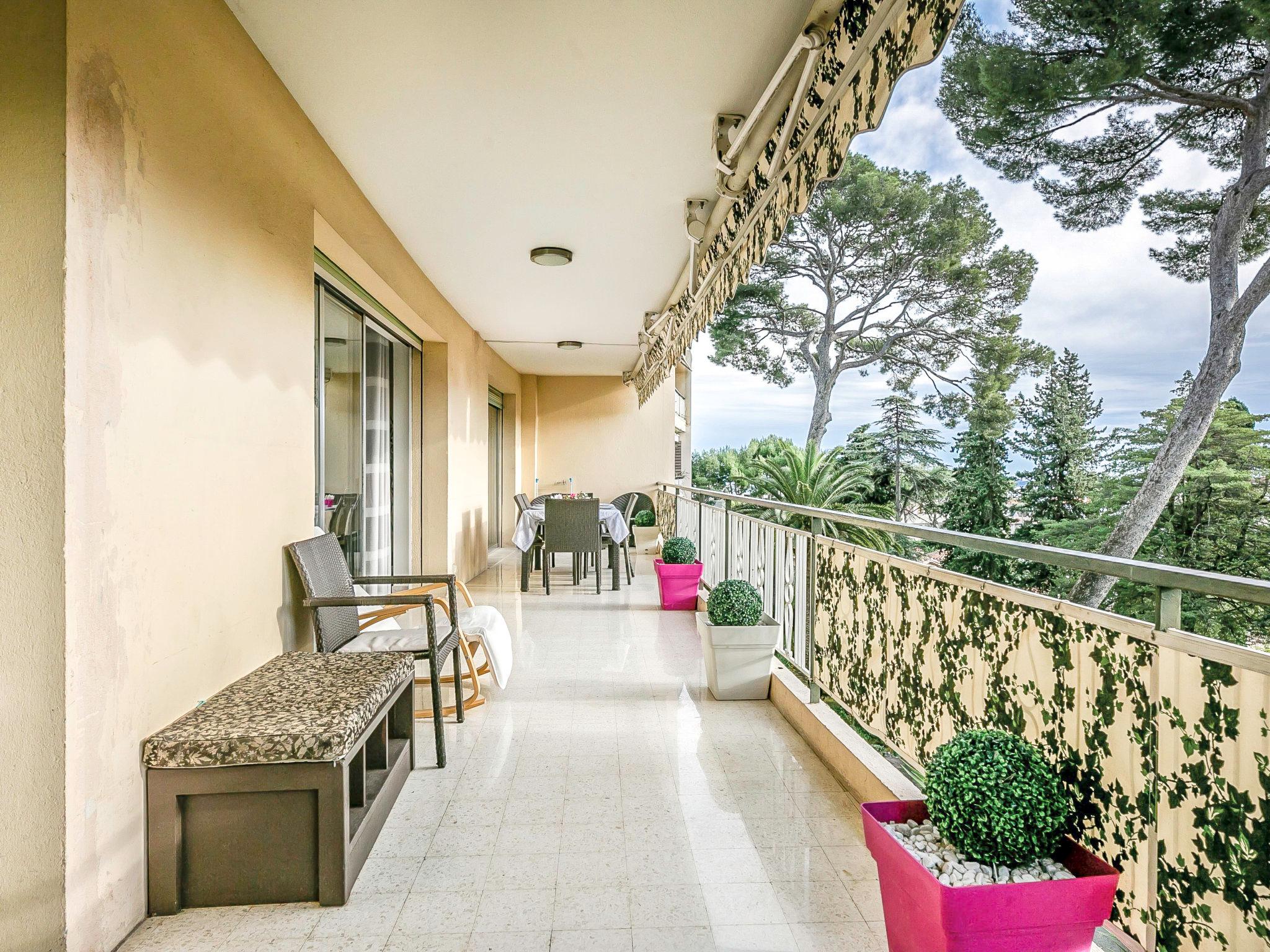 Photo 2 - 2 bedroom Apartment in Le Cannet with terrace and sea view