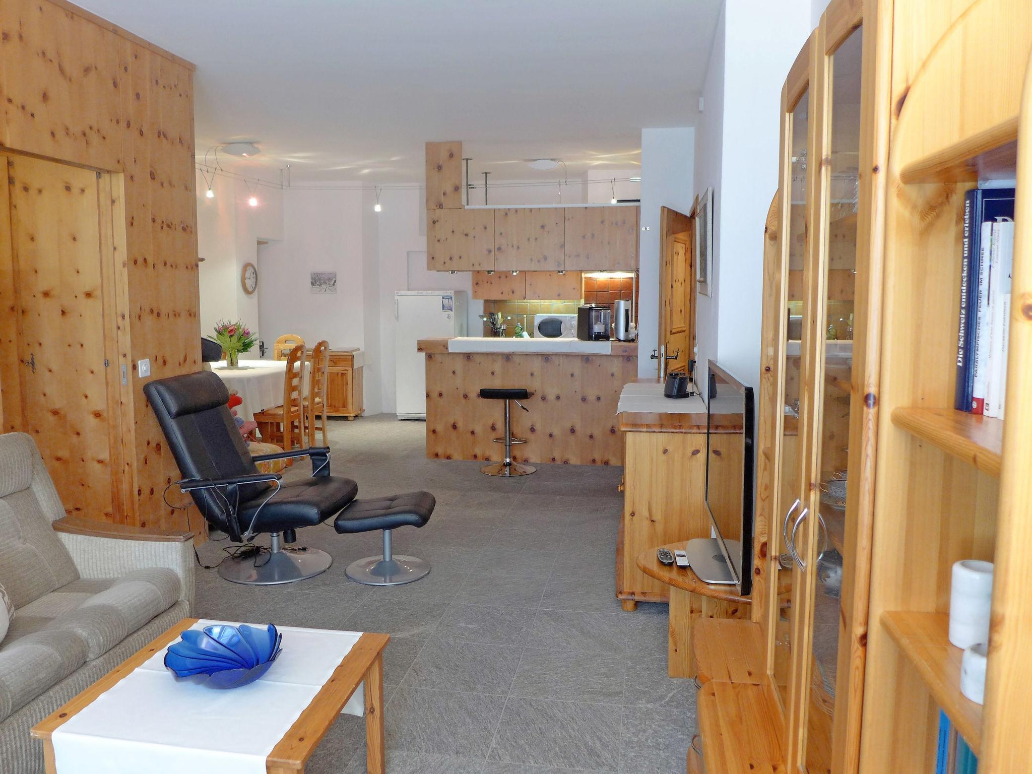 Photo 9 - 2 bedroom Apartment in Celerina/Schlarigna with mountain view