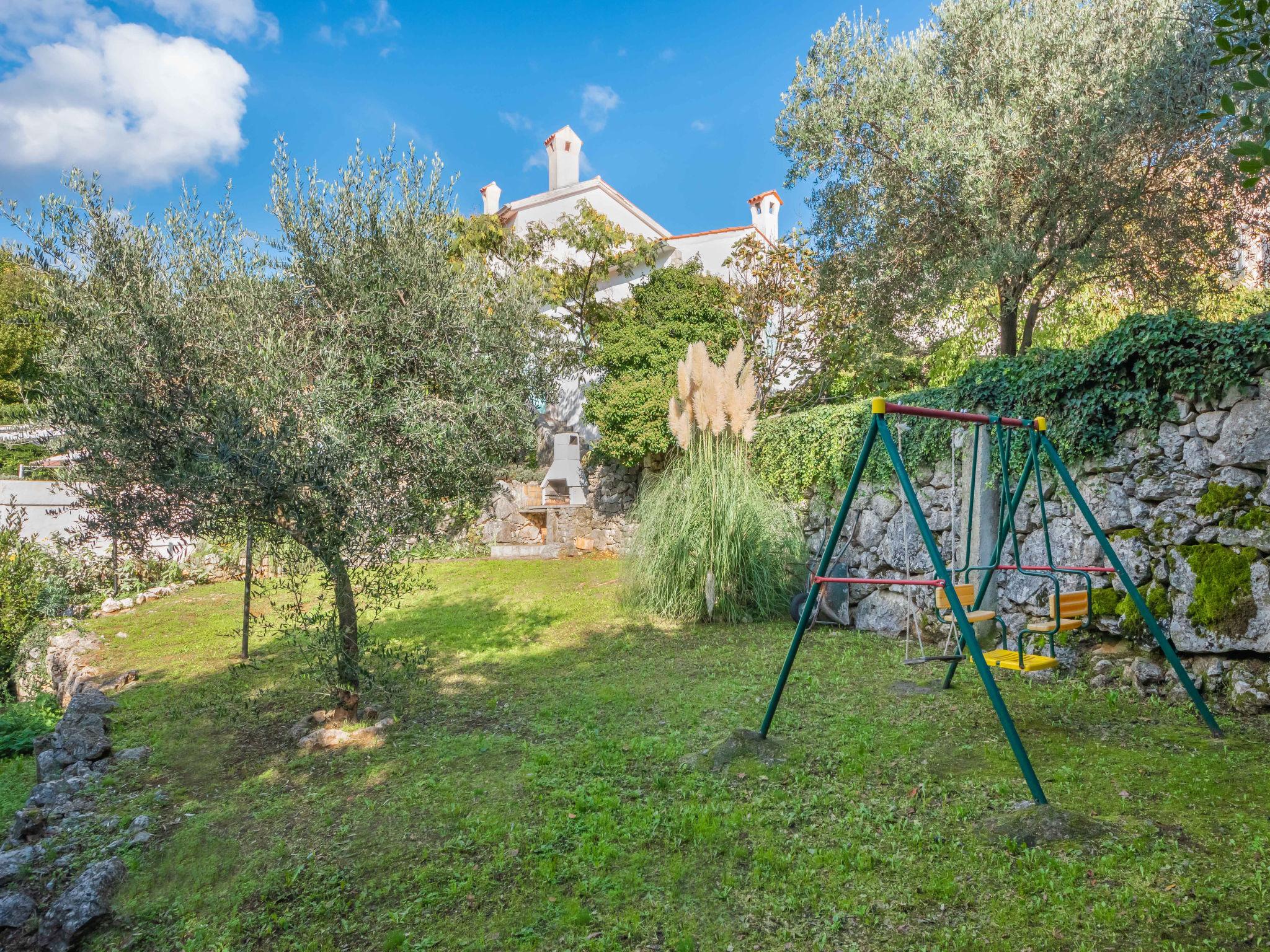 Foto 39 - Casa de 2 quartos em Mošćenička Draga com piscina privada e jardim