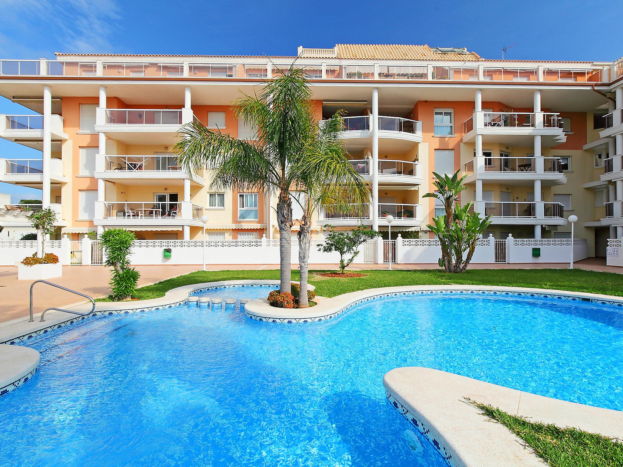 Foto 1 - Apartamento de 2 habitaciones en Dénia con piscina y vistas al mar