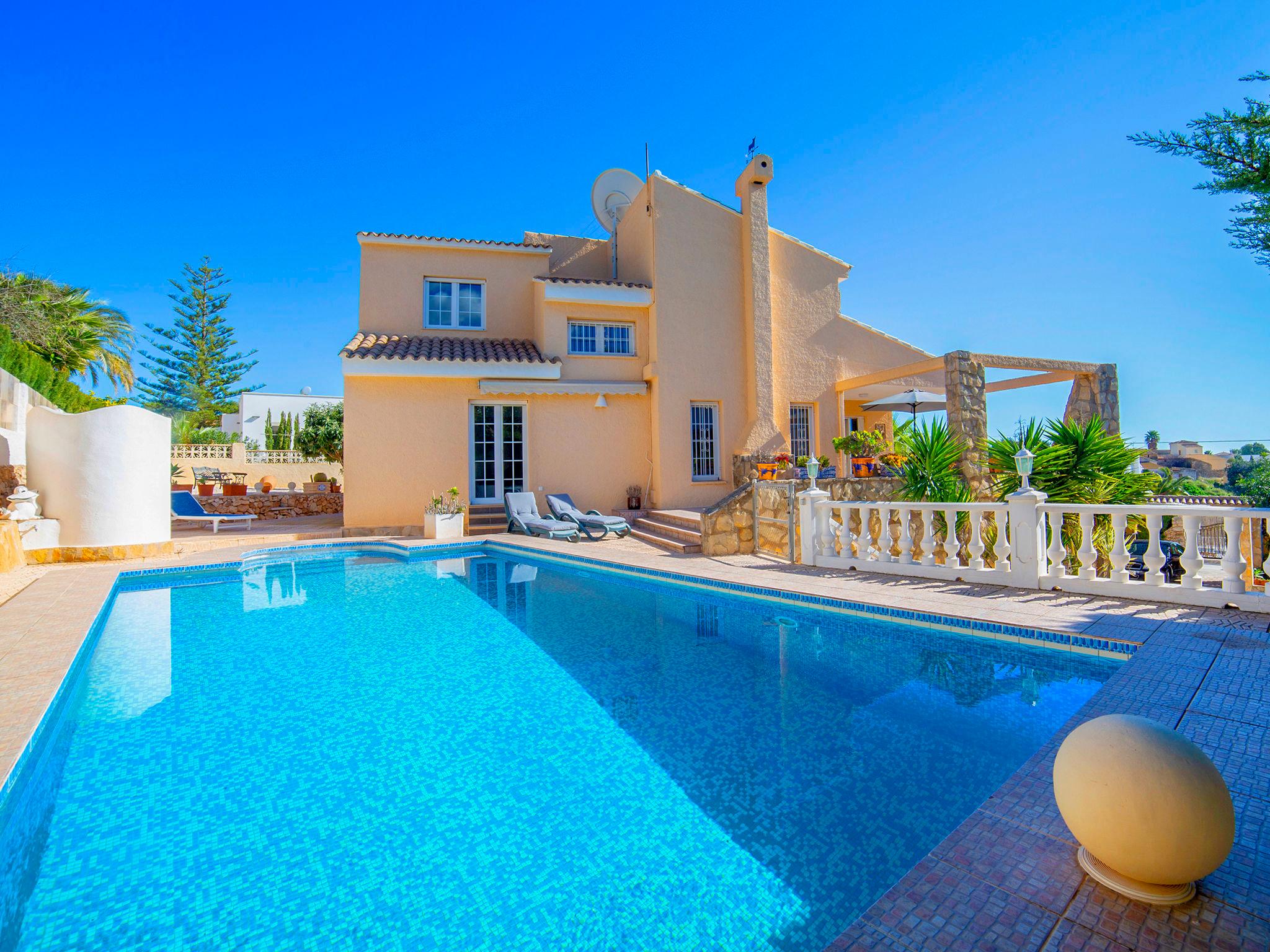 Photo 1 - 4 bedroom House in Calp with private pool and garden