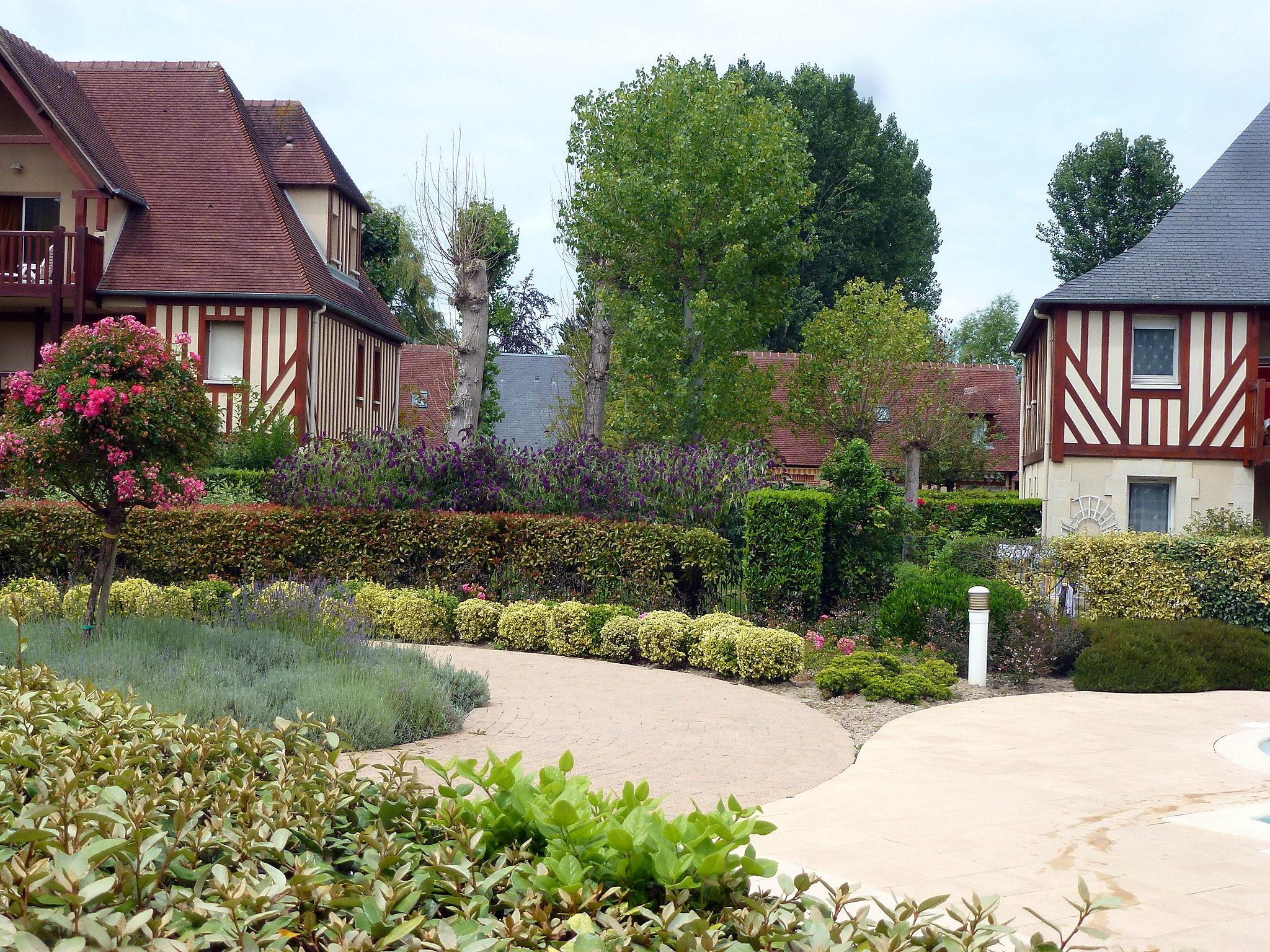 Photo 30 - Maison de 2 chambres à Deauville avec piscine et vues à la mer