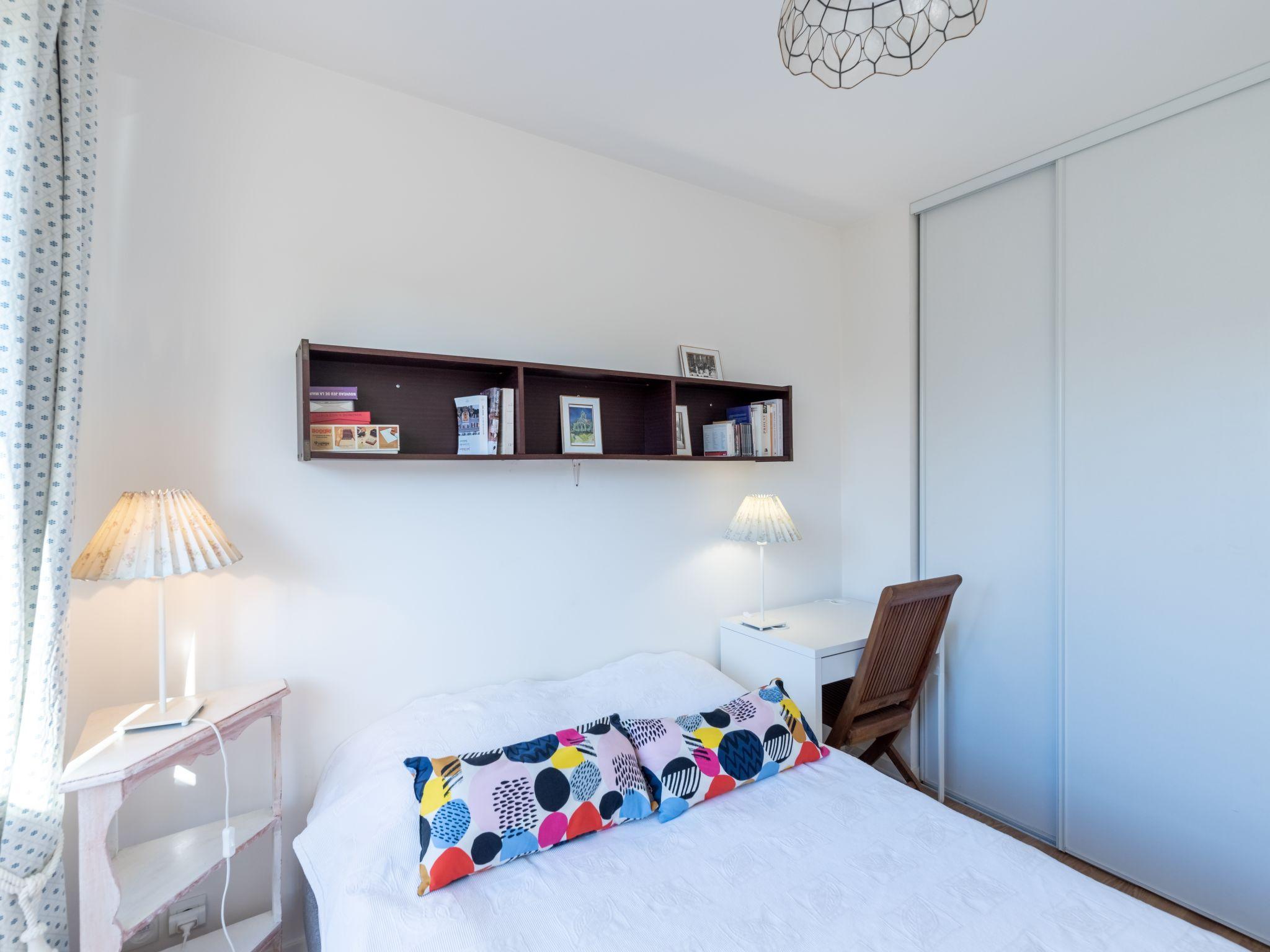 Foto 11 - Apartamento de 1 habitación en Deauville con piscina y vistas al mar