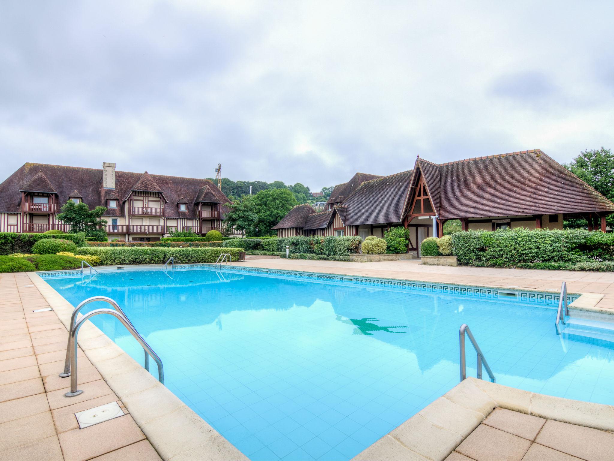 Photo 23 - Maison de 2 chambres à Deauville avec piscine et vues à la mer