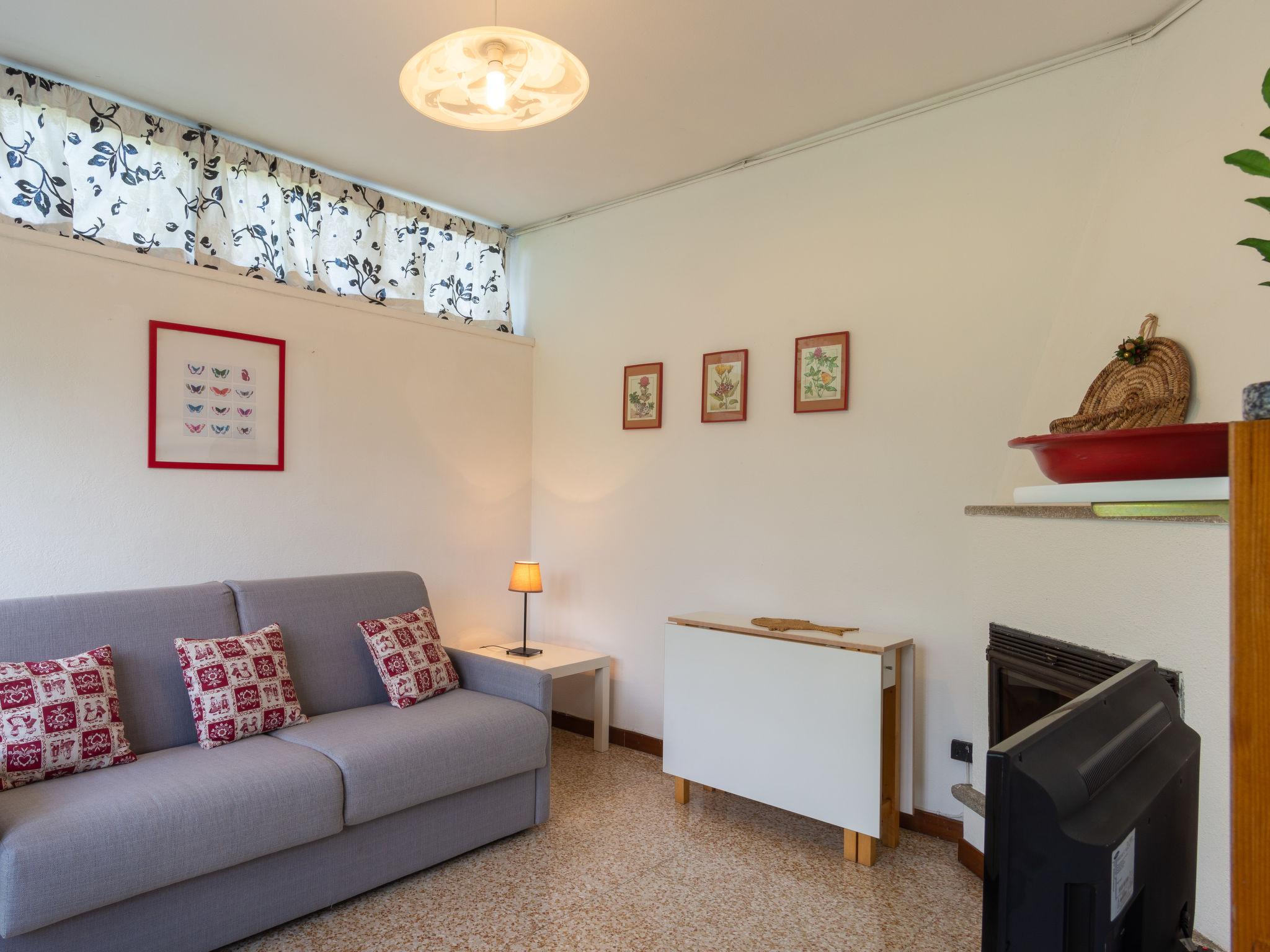 Photo 3 - 1 bedroom Apartment in Colico with garden and terrace