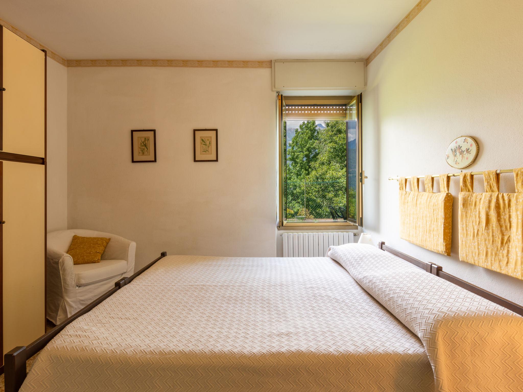 Foto 16 - Apartment mit 1 Schlafzimmer in Colico mit garten und blick auf die berge
