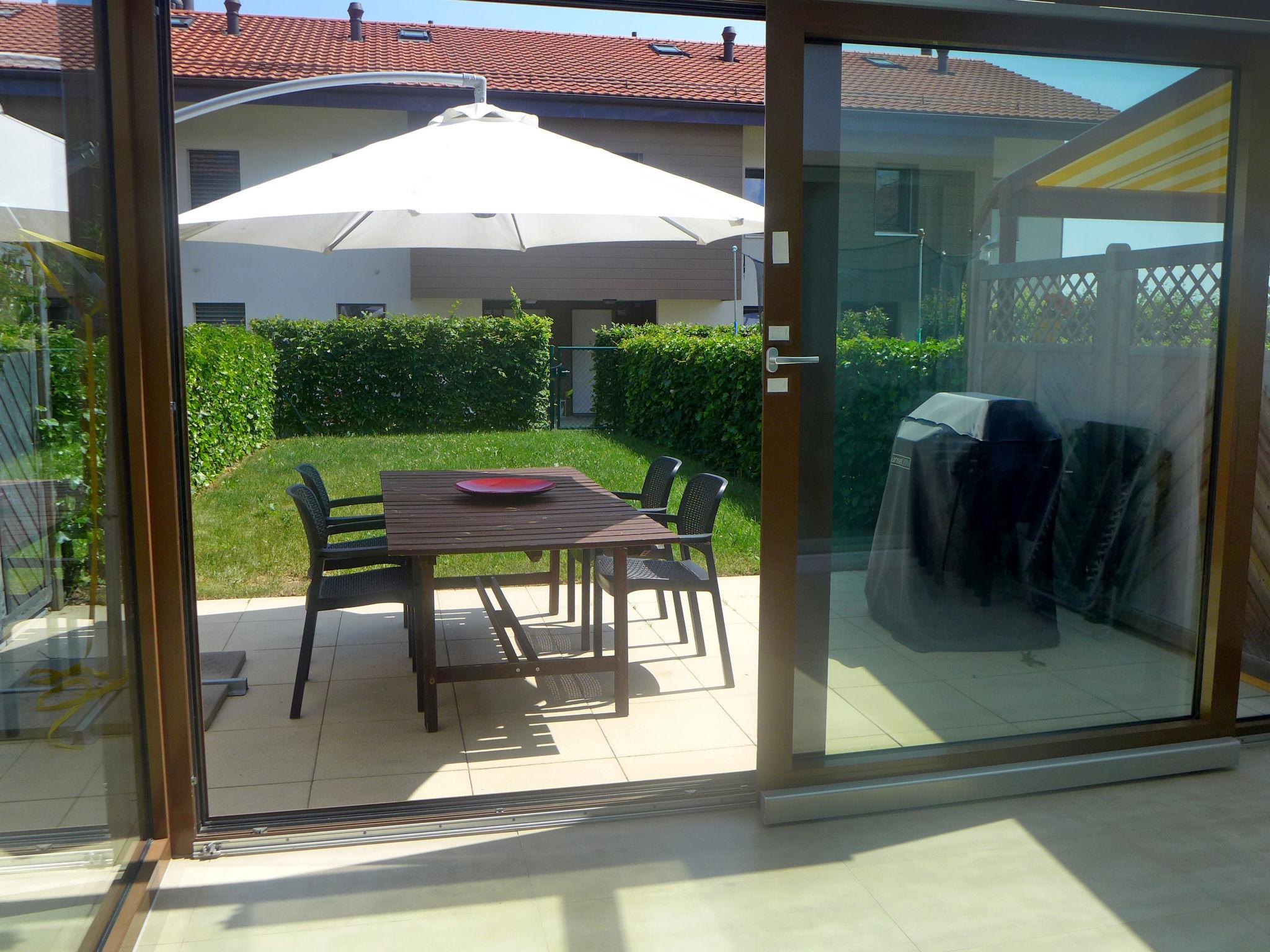 Foto 5 - Casa con 4 camere da letto a Lussy-sur-Morges con giardino