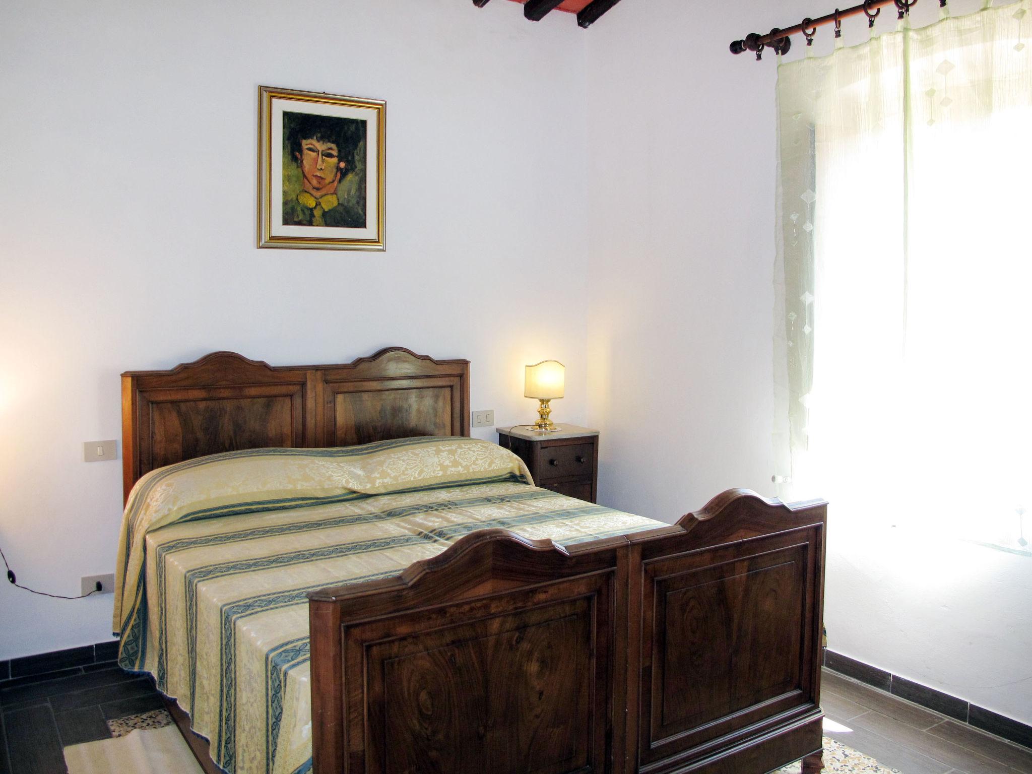 Foto 19 - Appartamento con 4 camere da letto a San Gimignano con piscina e giardino