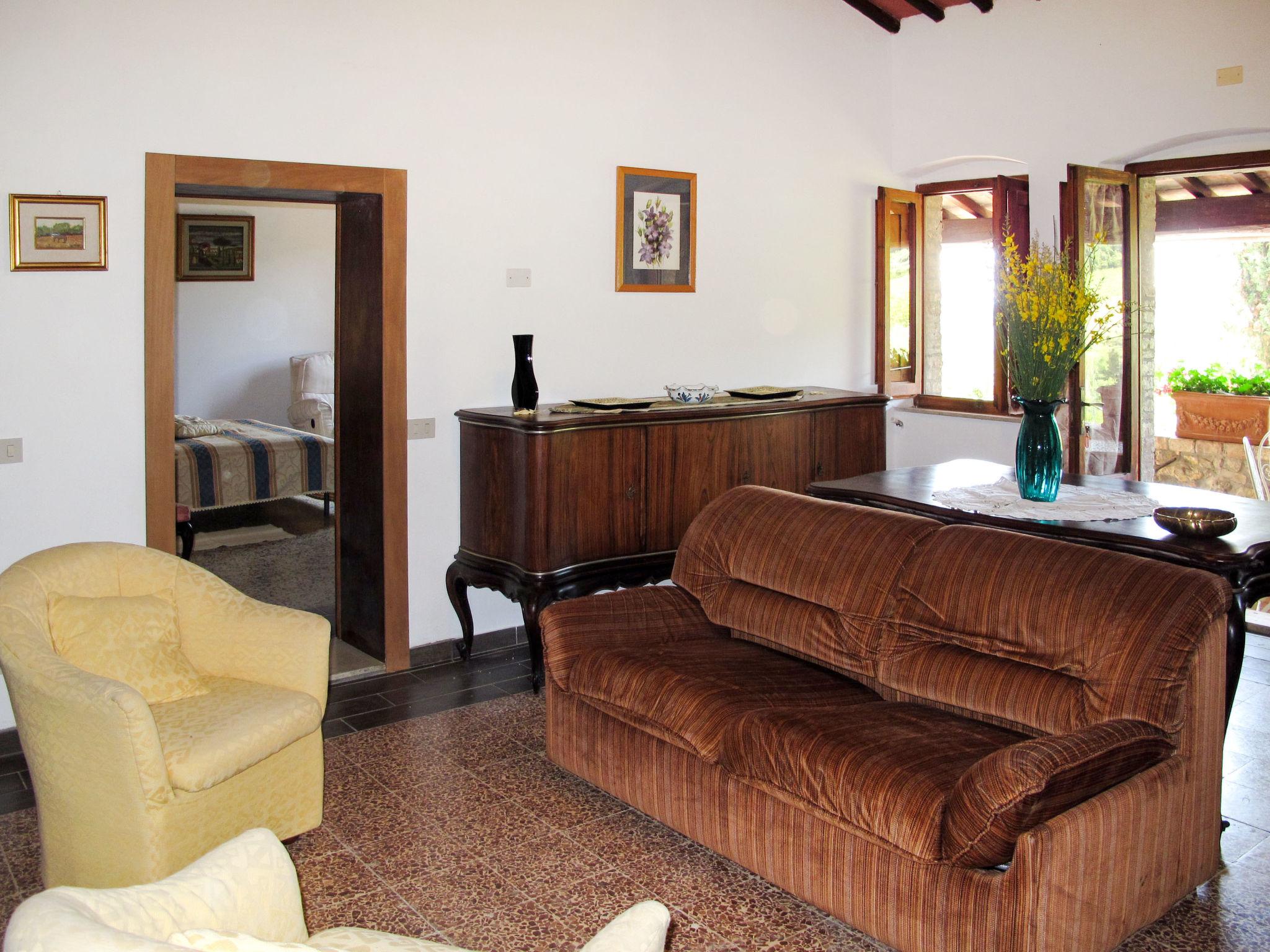 Foto 11 - Appartamento con 4 camere da letto a San Gimignano con piscina e giardino