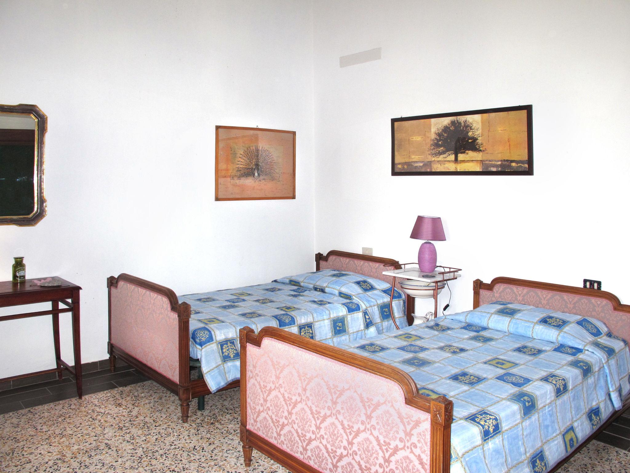 Foto 39 - Apartamento de 4 habitaciones en San Gimignano con piscina y jardín