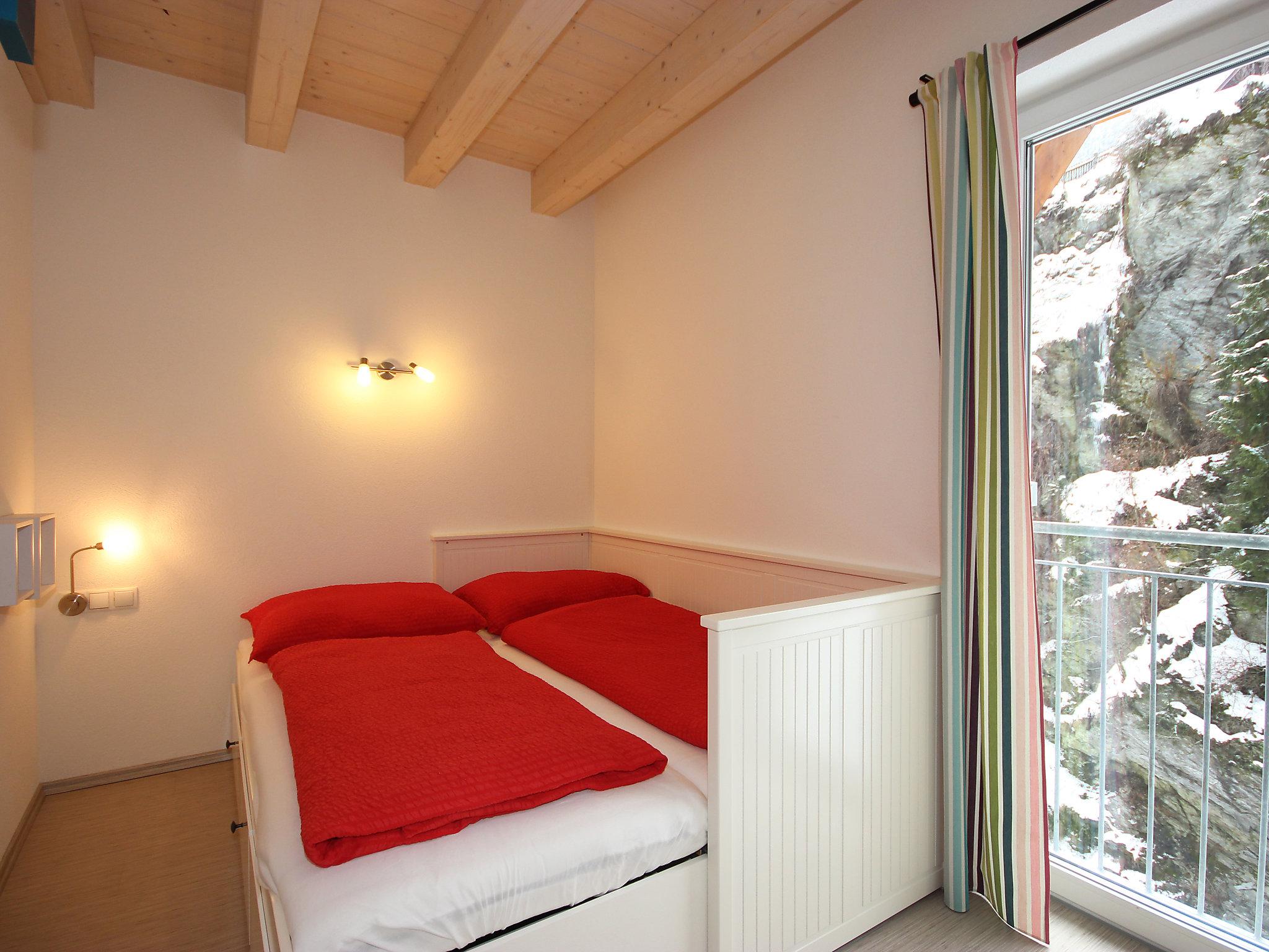 Foto 10 - Casa con 3 camere da letto a Strengen con terrazza e vista sulle montagne