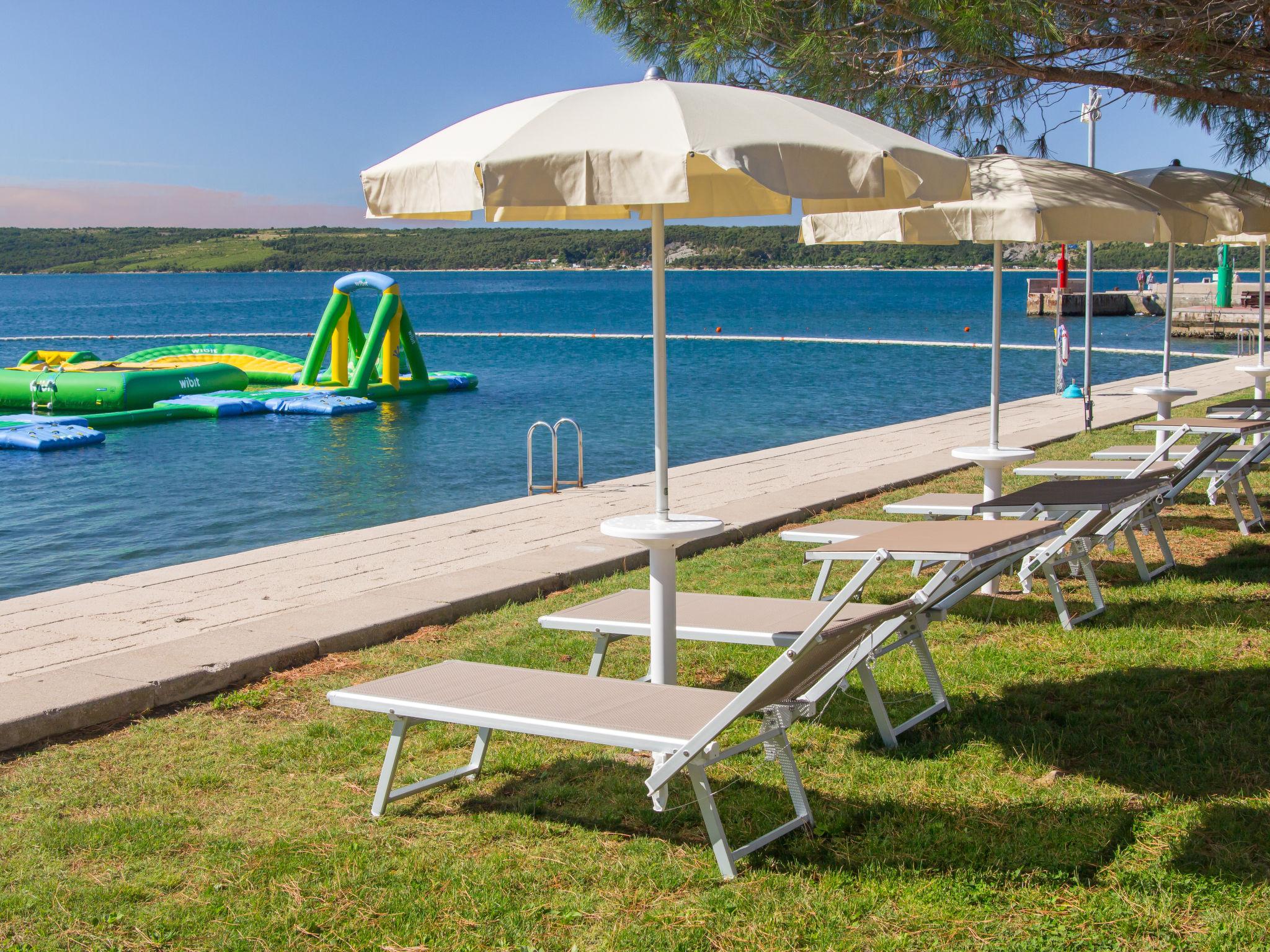 Foto 15 - Appartamento con 1 camera da letto a Pirano con piscina e vista mare