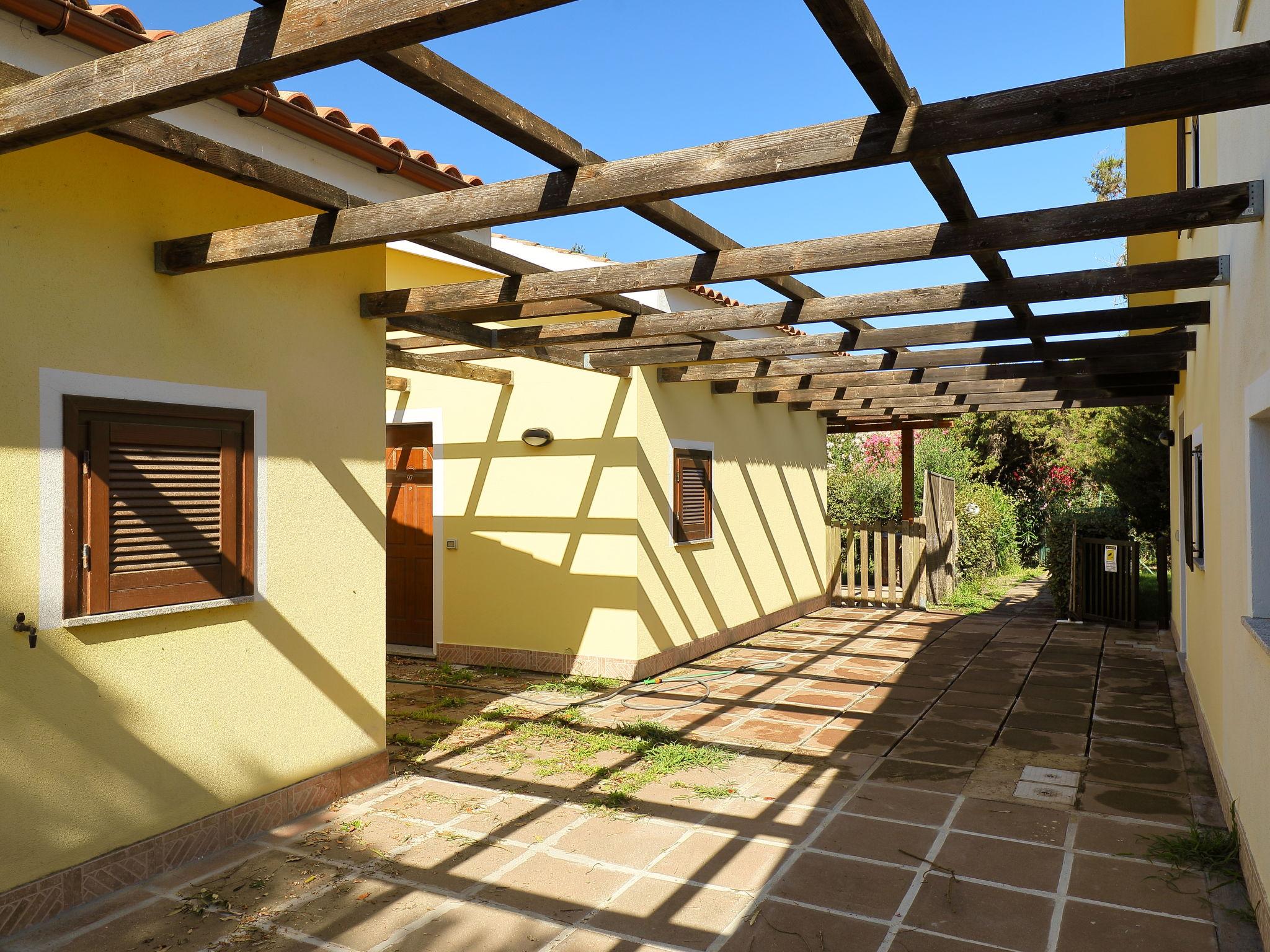 Photo 19 - Maison de 1 chambre à Valledoria avec jardin