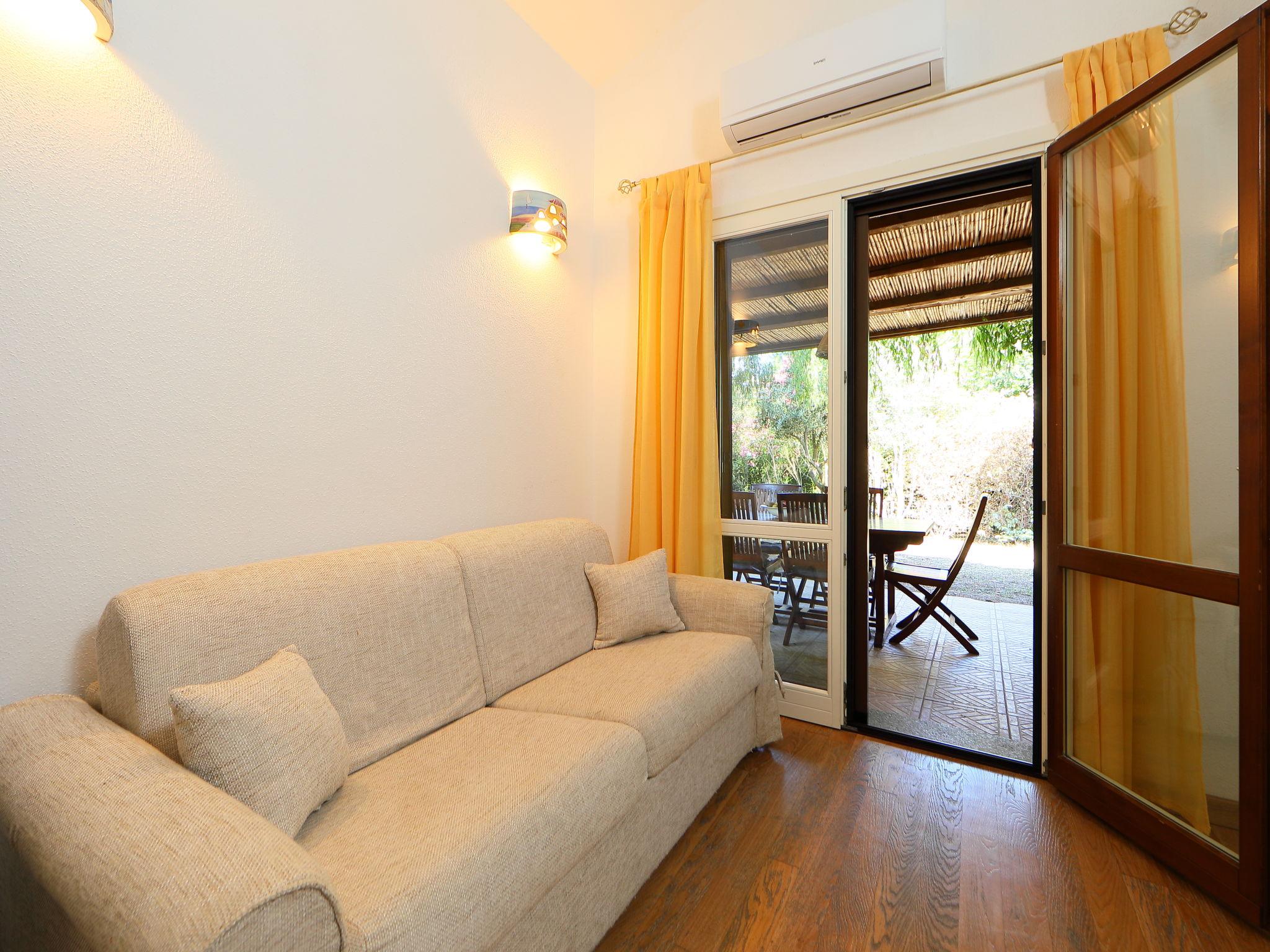 Foto 10 - Haus mit 1 Schlafzimmer in Valledoria mit garten und blick aufs meer