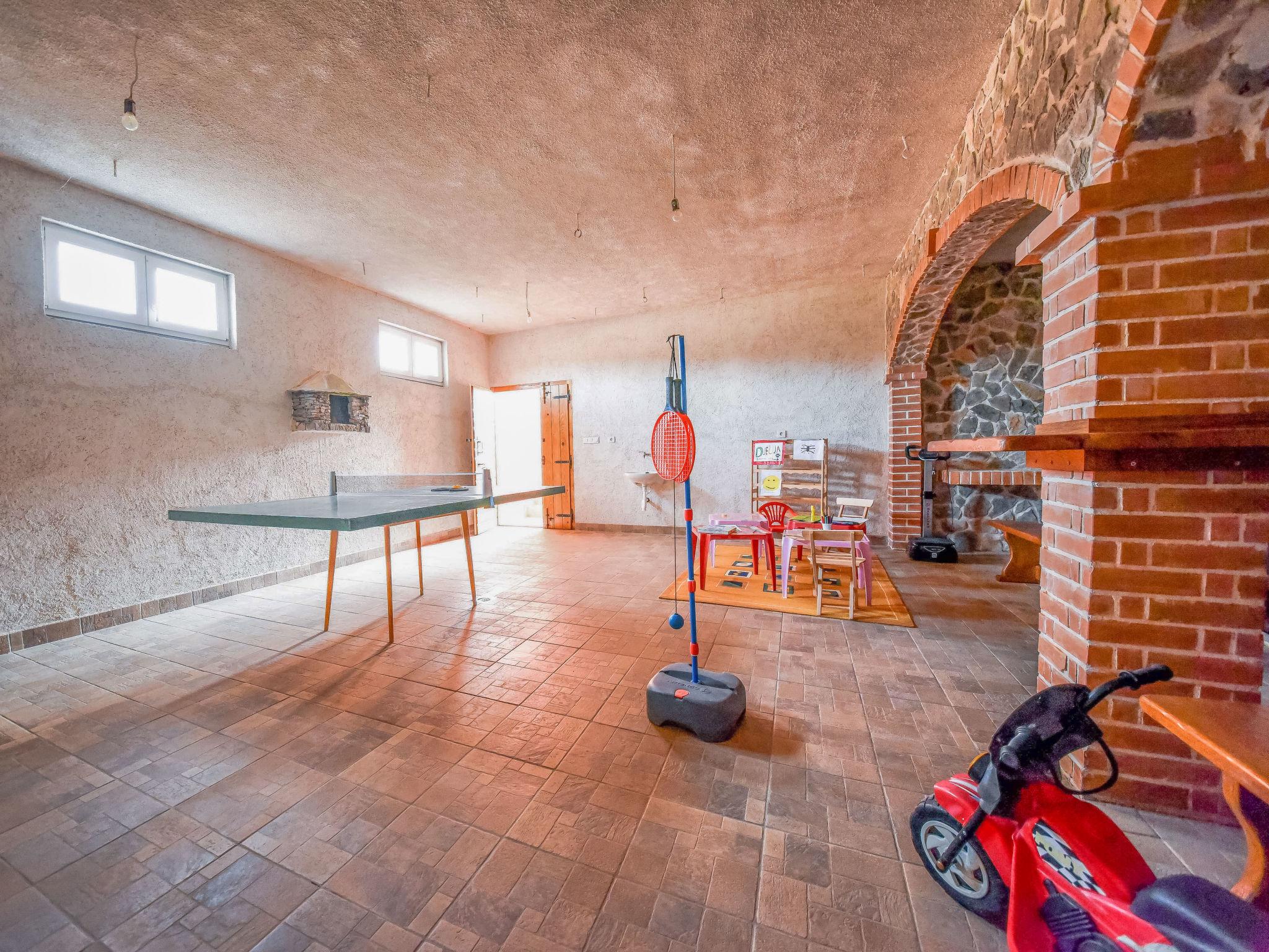 Photo 26 - 4 bedroom House in Stankovci with private pool and garden