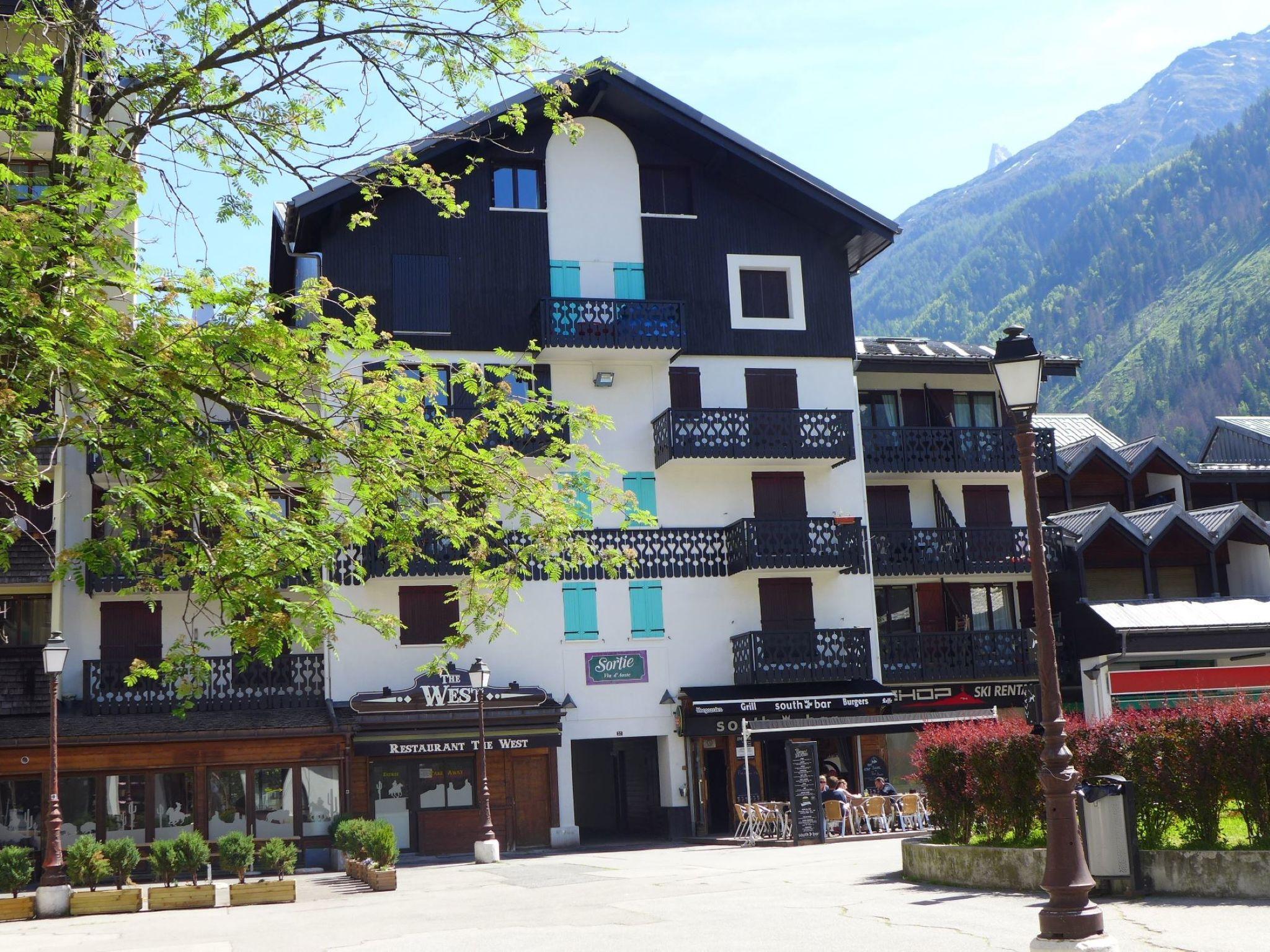 Foto 16 - Appartamento con 2 camere da letto a Chamonix-Mont-Blanc con vista sulle montagne