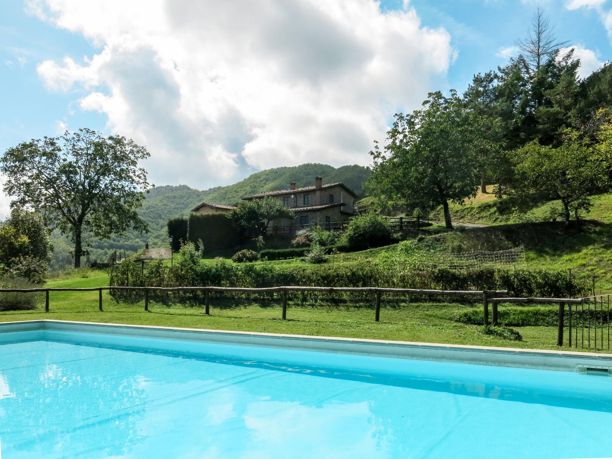 Foto 29 - Casa de 4 quartos em Molazzana com piscina e jardim