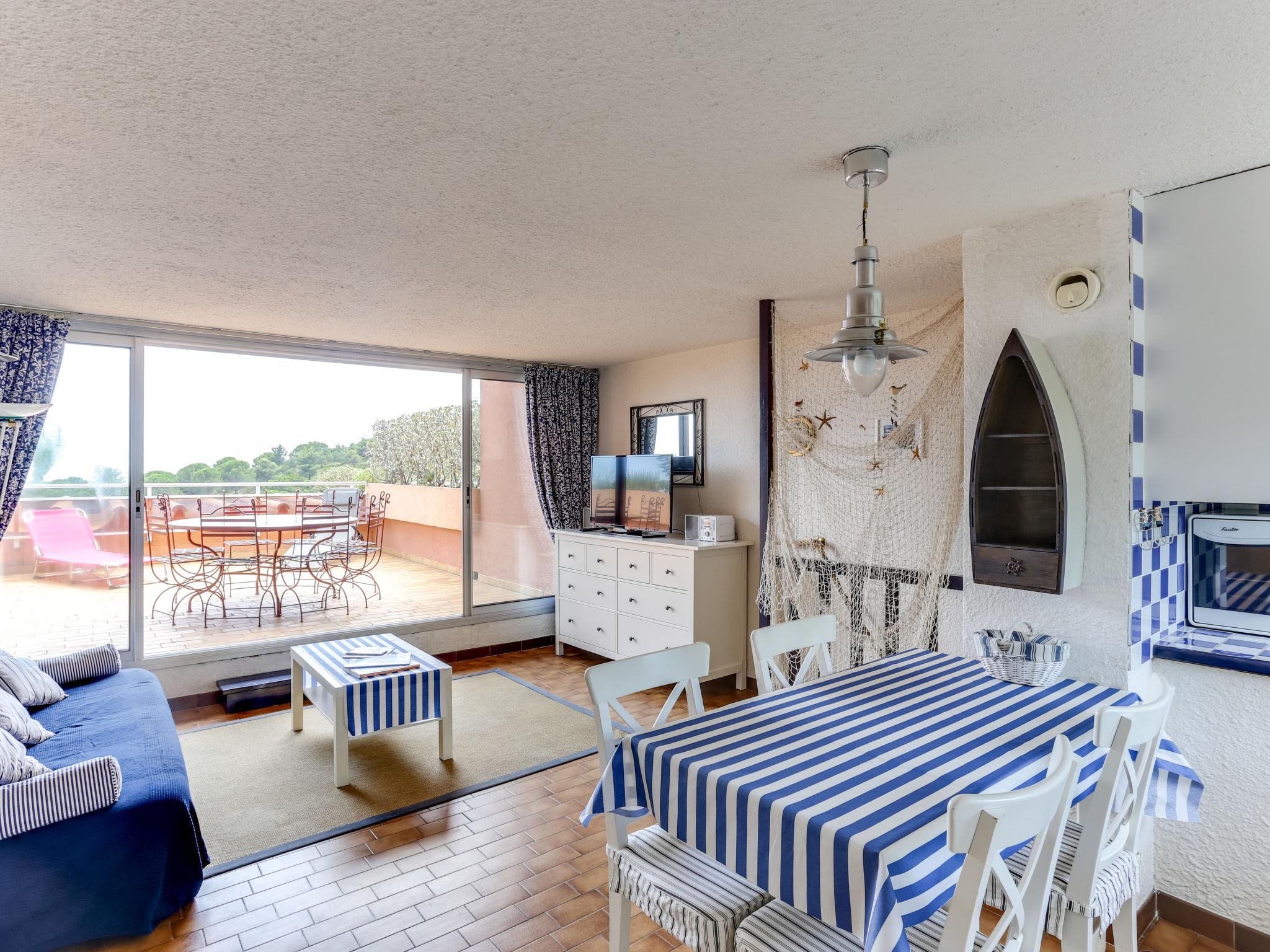 Foto 3 - Apartamento em Cavalaire-sur-Mer com terraço e vistas do mar