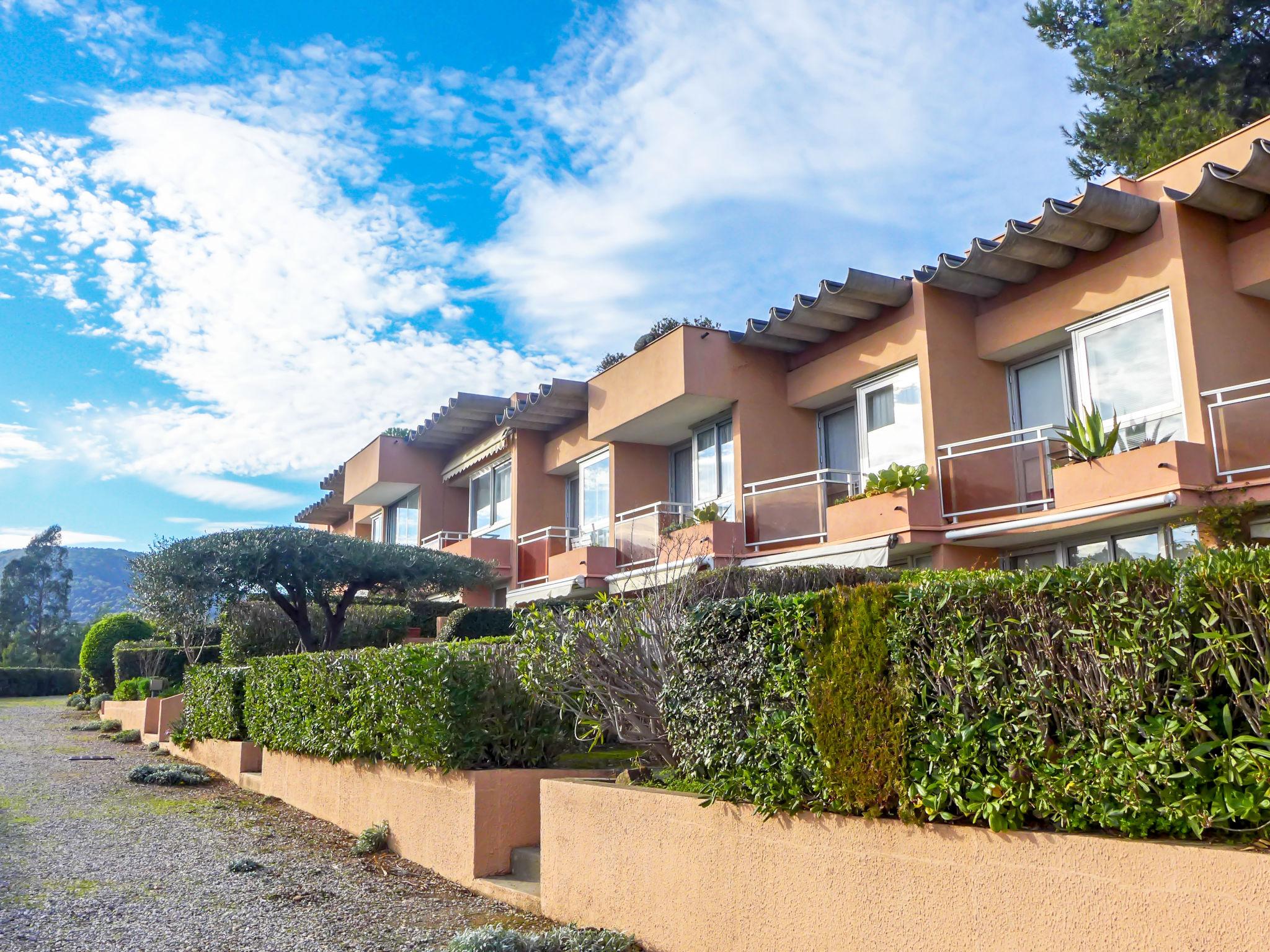 Foto 2 - Apartamento en Cavalaire-sur-Mer con terraza y vistas al mar