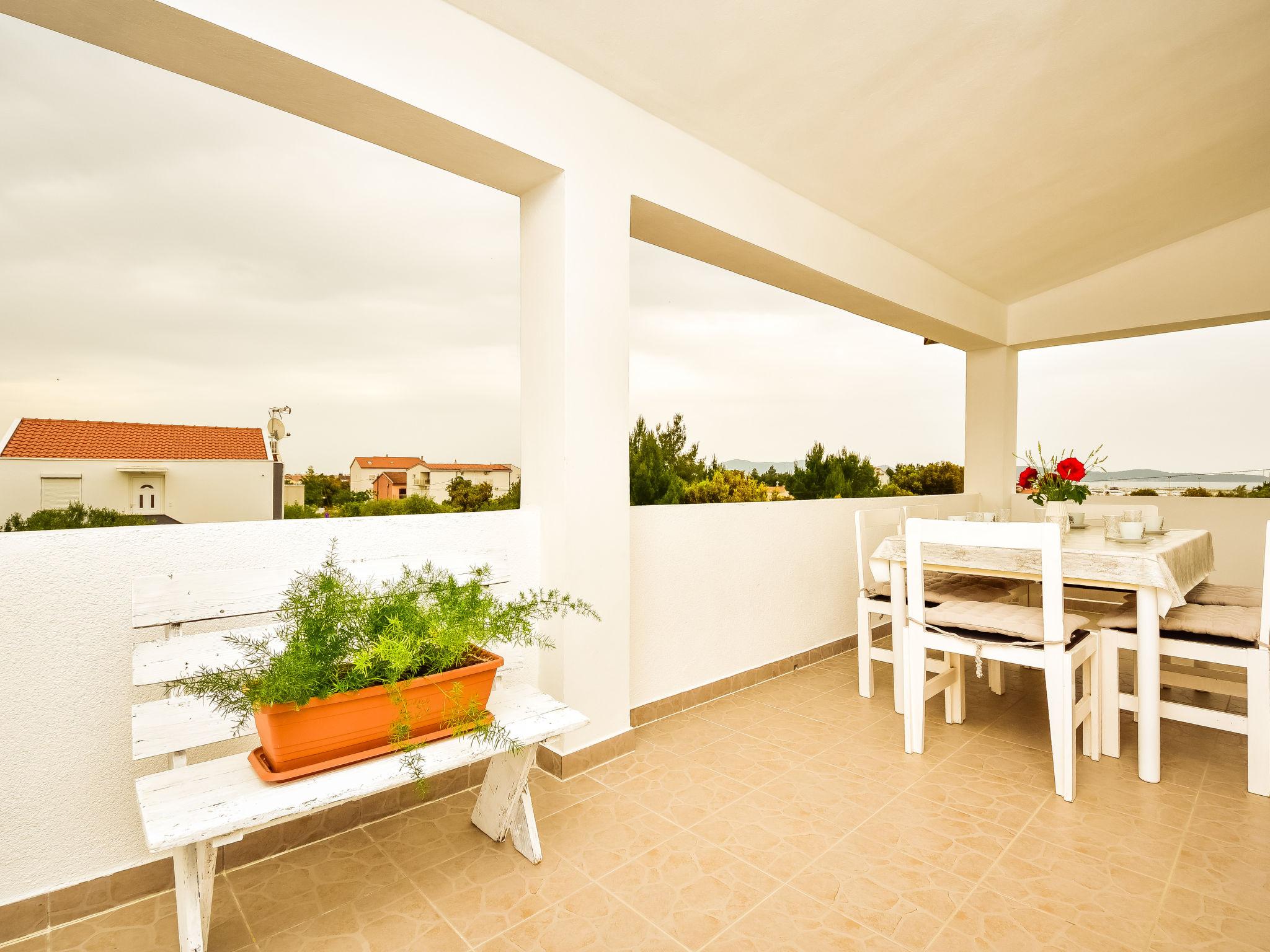 Photo 8 - Appartement de 2 chambres à Sukošan avec jardin et terrasse