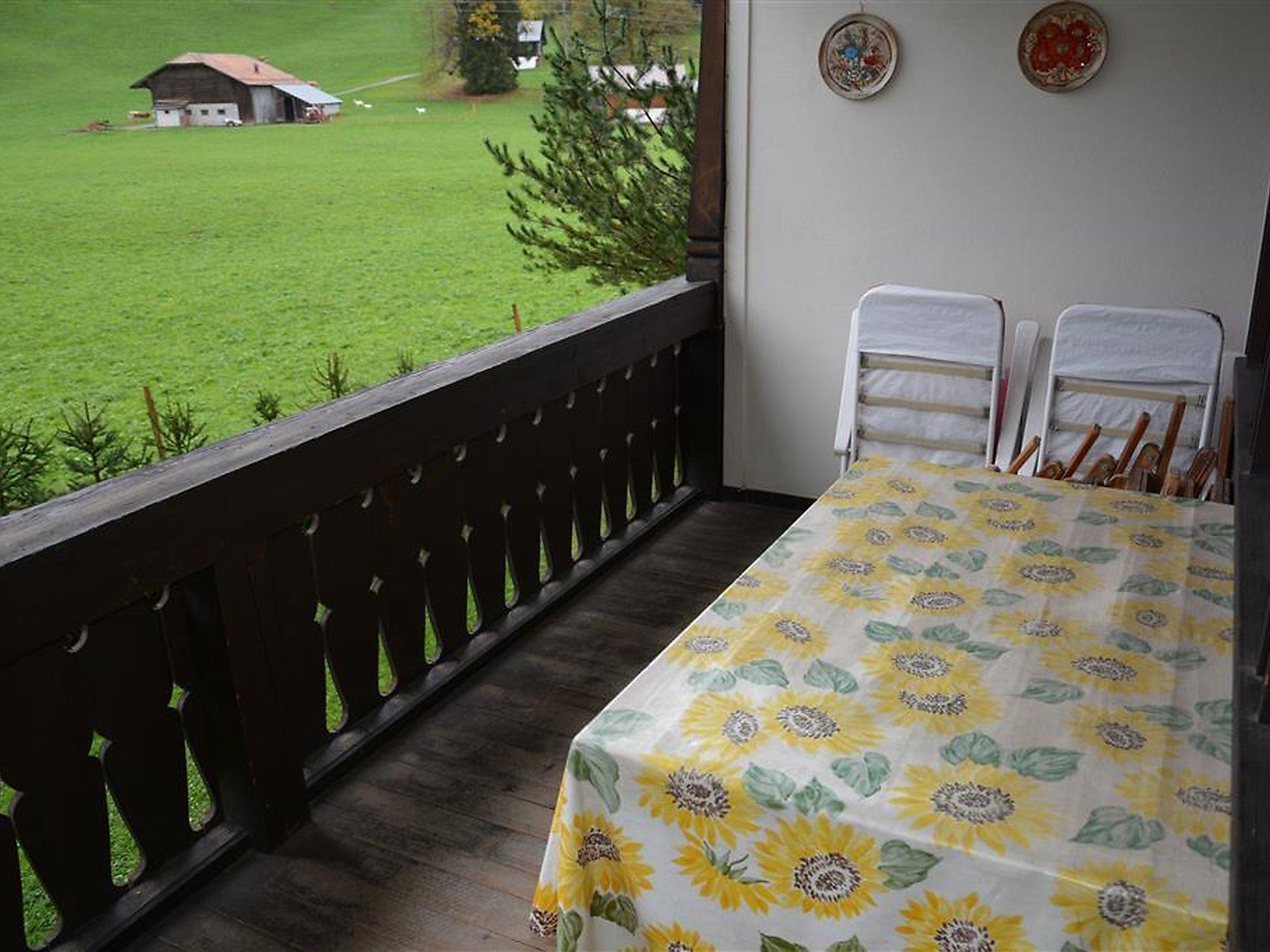 Foto 4 - Appartamento con 5 camere da letto a Saanen