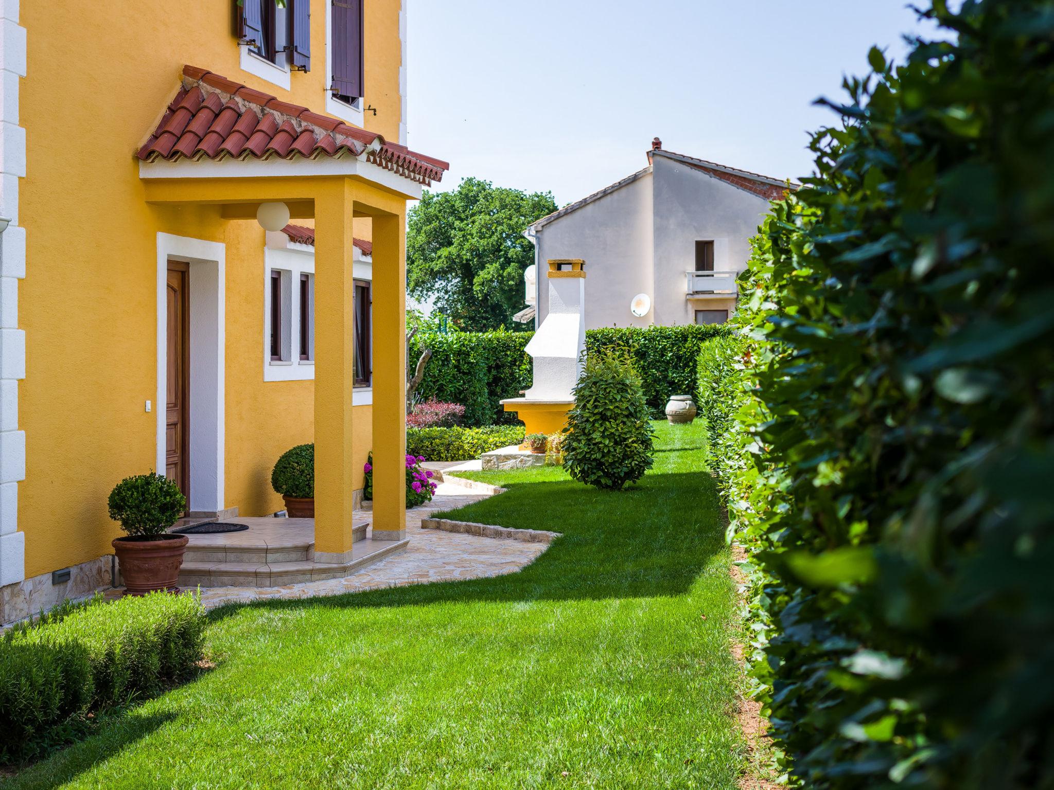 Photo 15 - 1 bedroom Apartment in Zadar with garden and terrace