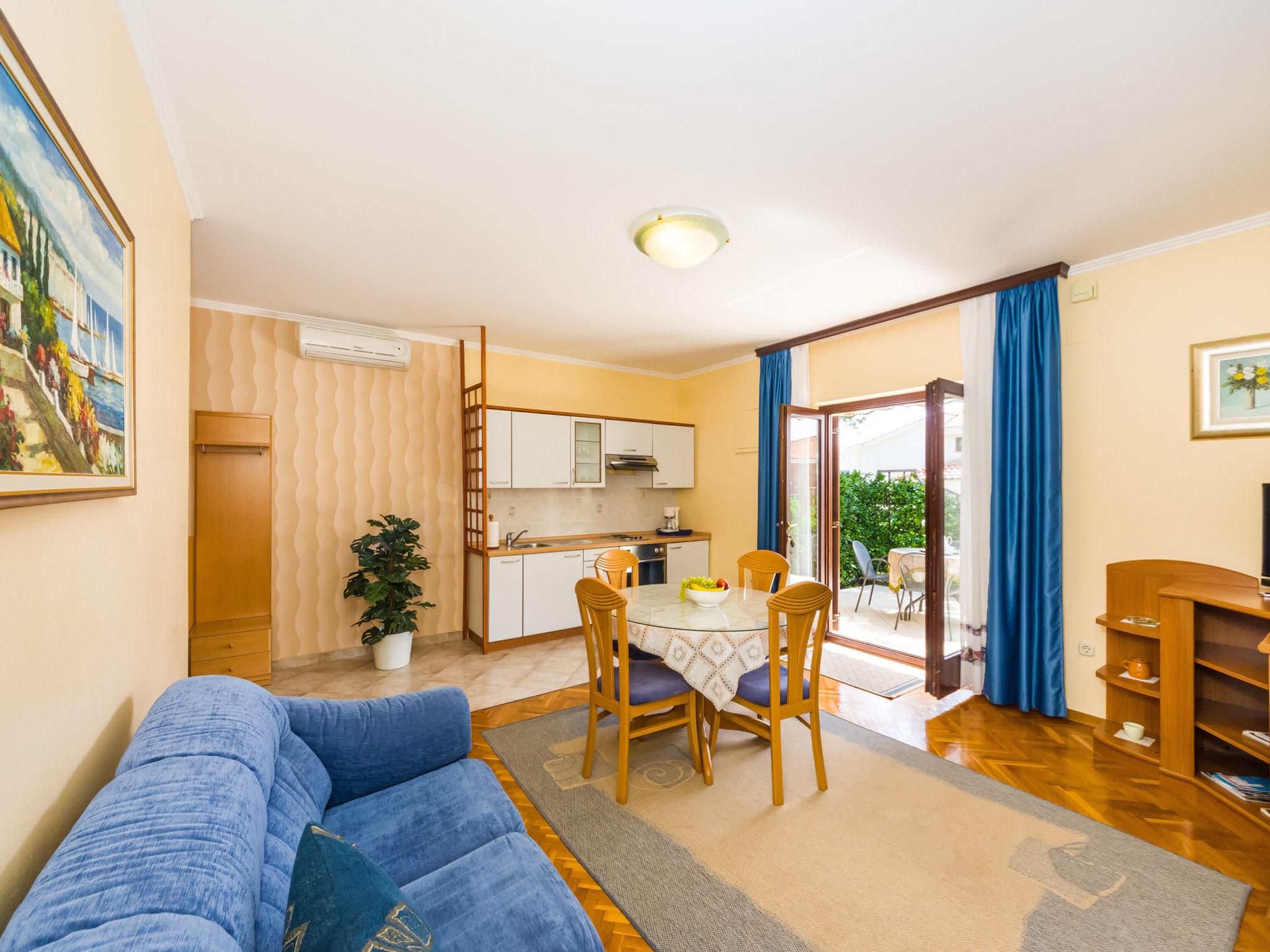 Foto 2 - Apartment mit 1 Schlafzimmer in Zadar mit garten und blick aufs meer