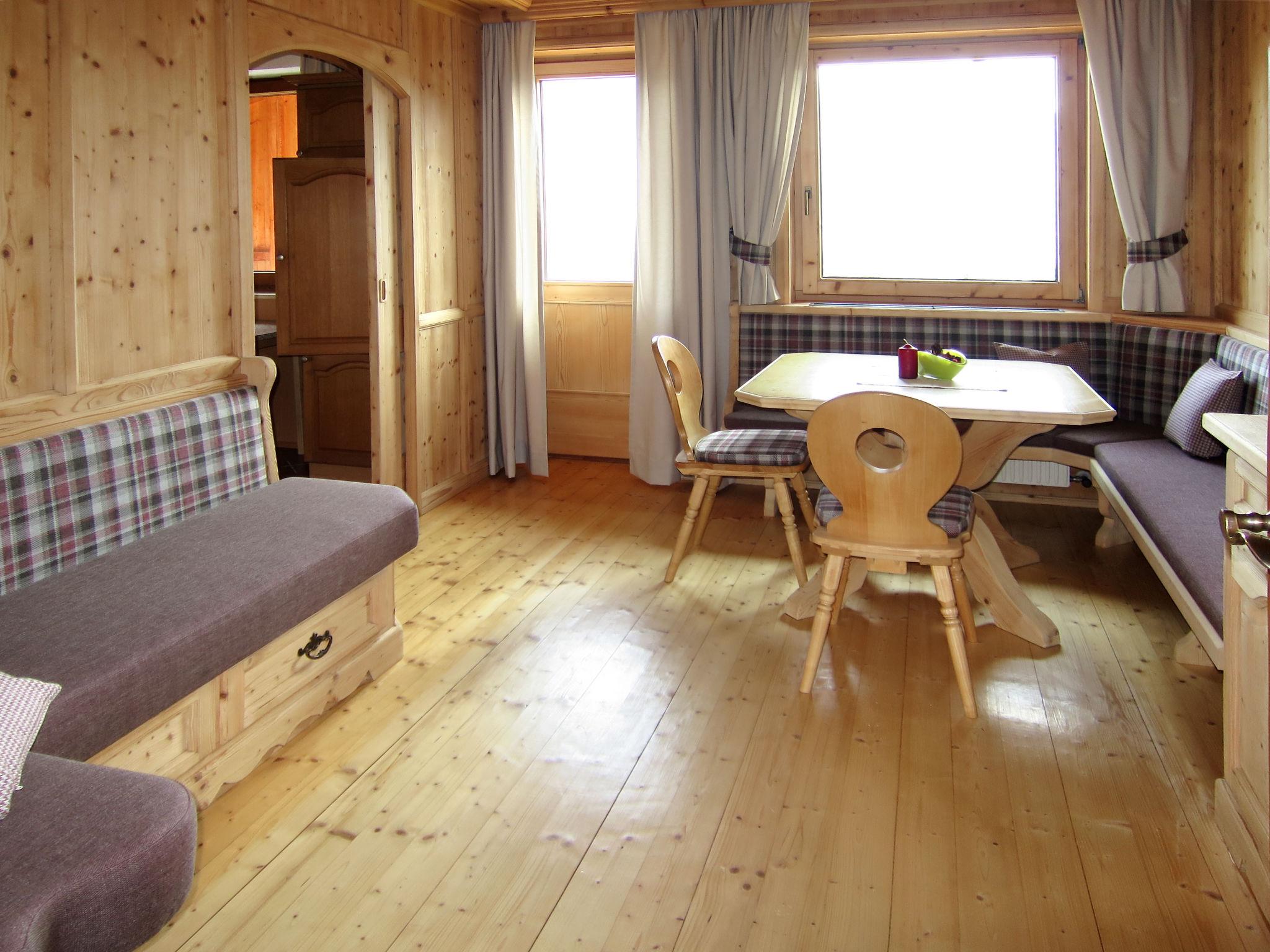 Foto 3 - Apartamento de 3 quartos em Ried im Zillertal com jardim e vista para a montanha