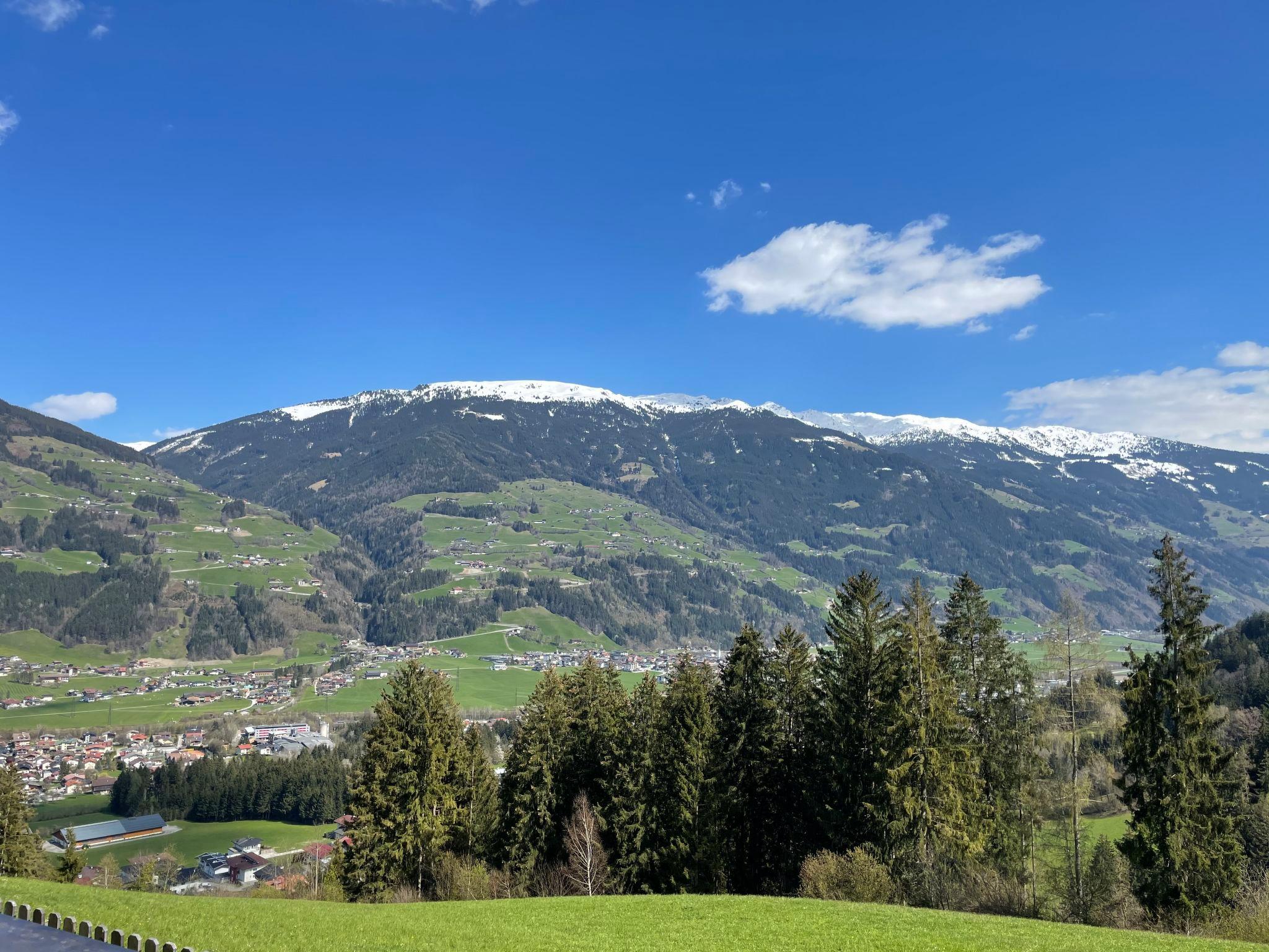 Foto 13 - Appartamento con 3 camere da letto a Ried im Zillertal con giardino e vista sulle montagne