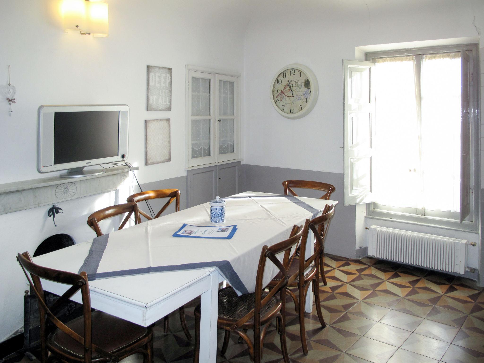 Foto 2 - Appartamento con 2 camere da letto a Finale Ligure con giardino e vista mare