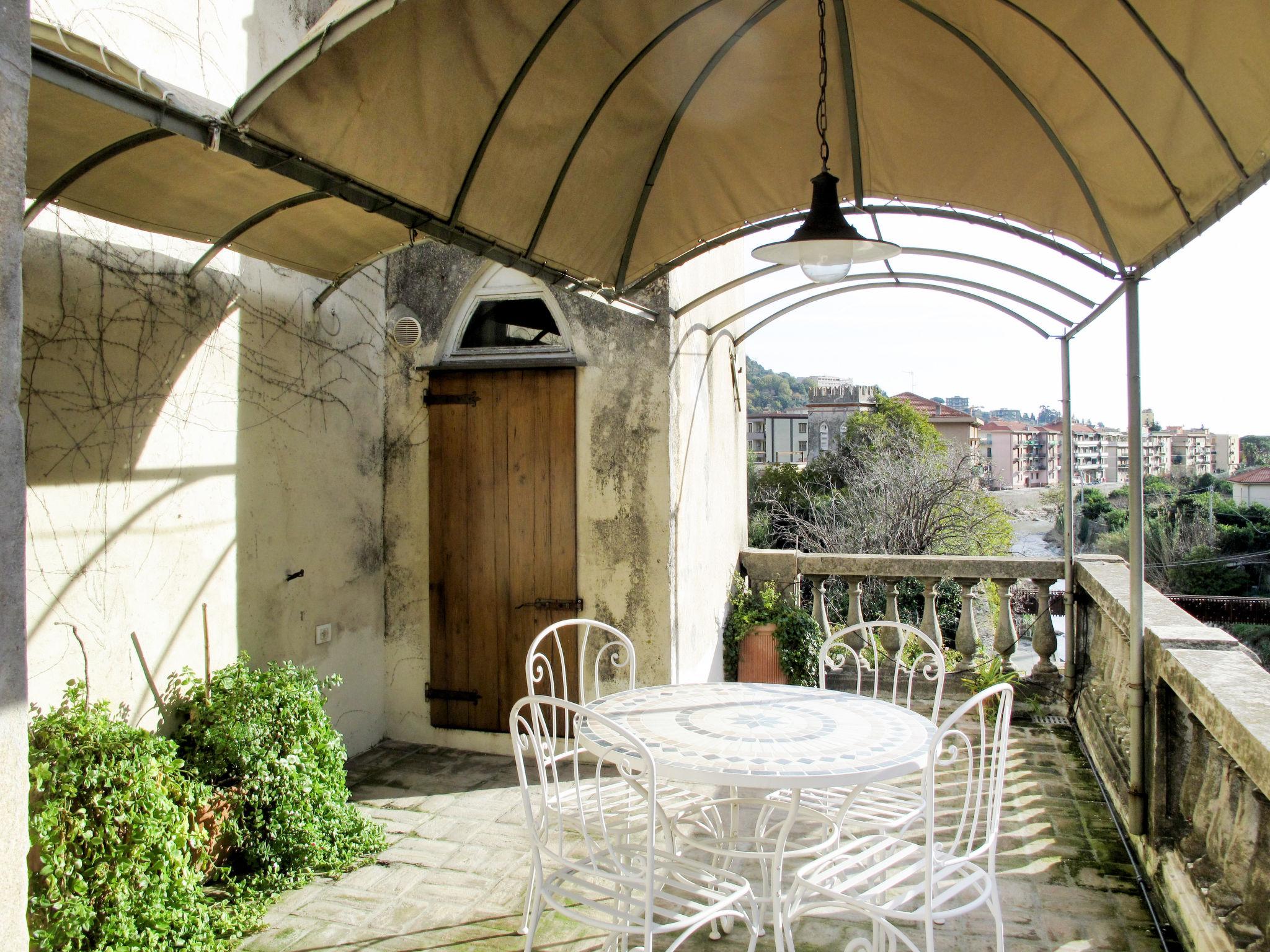 Photo 1 - Appartement de 2 chambres à Finale Ligure avec jardin et vues à la mer