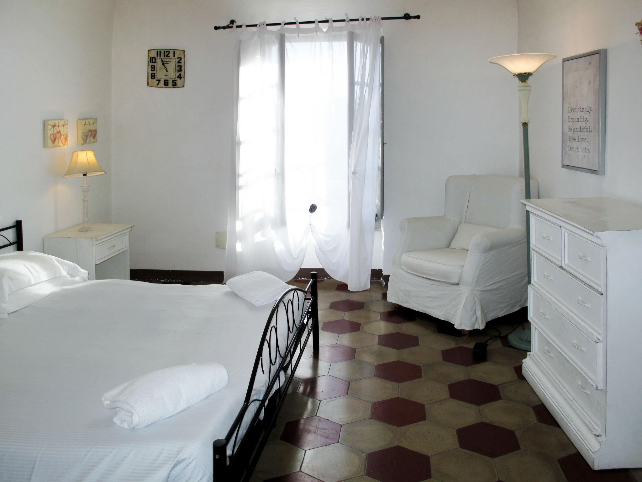 Foto 8 - Apartamento de 2 habitaciones en Finale Ligure con jardín y vistas al mar
