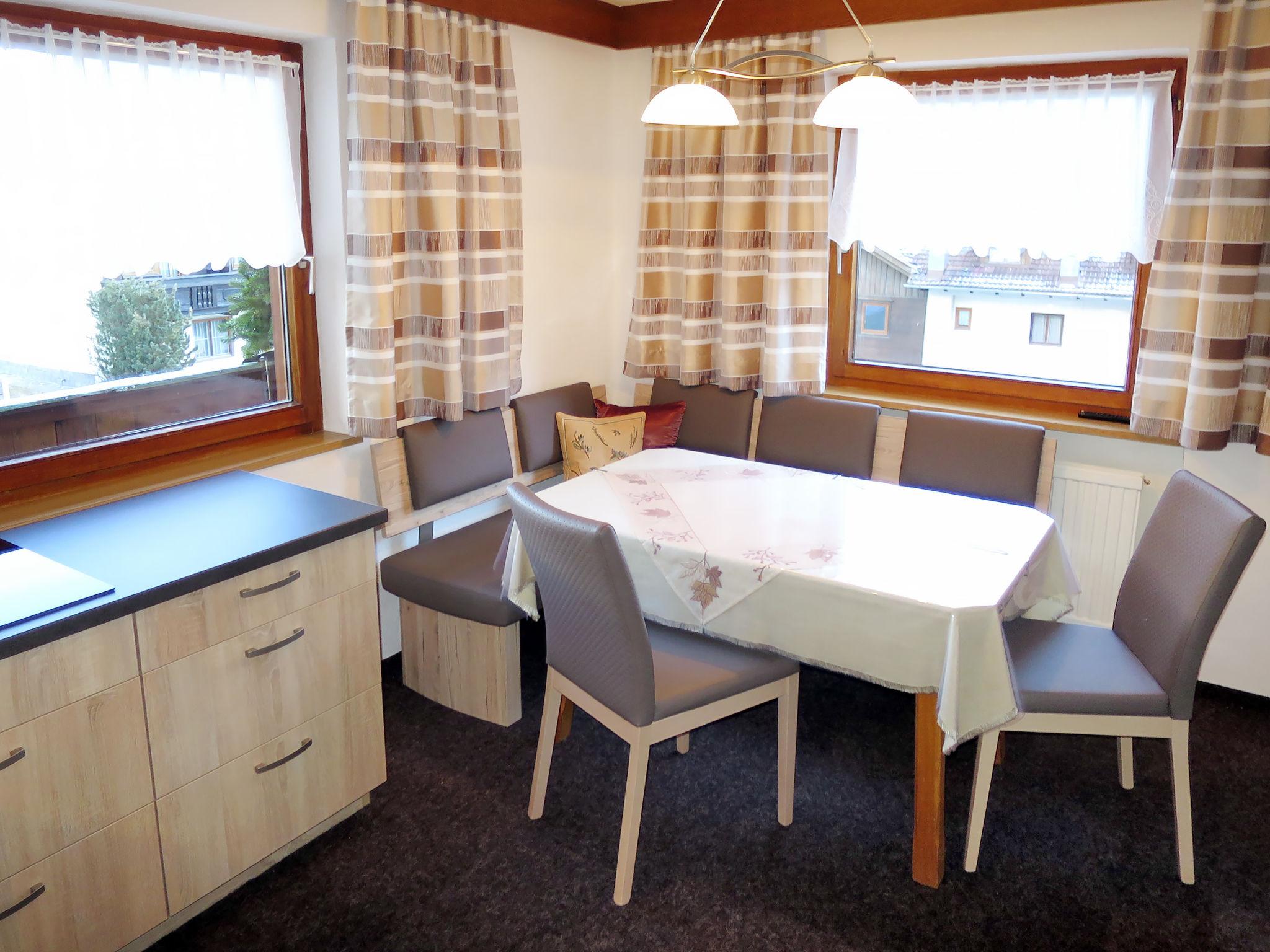 Photo 6 - Appartement de 3 chambres à Pettneu am Arlberg avec vues sur la montagne