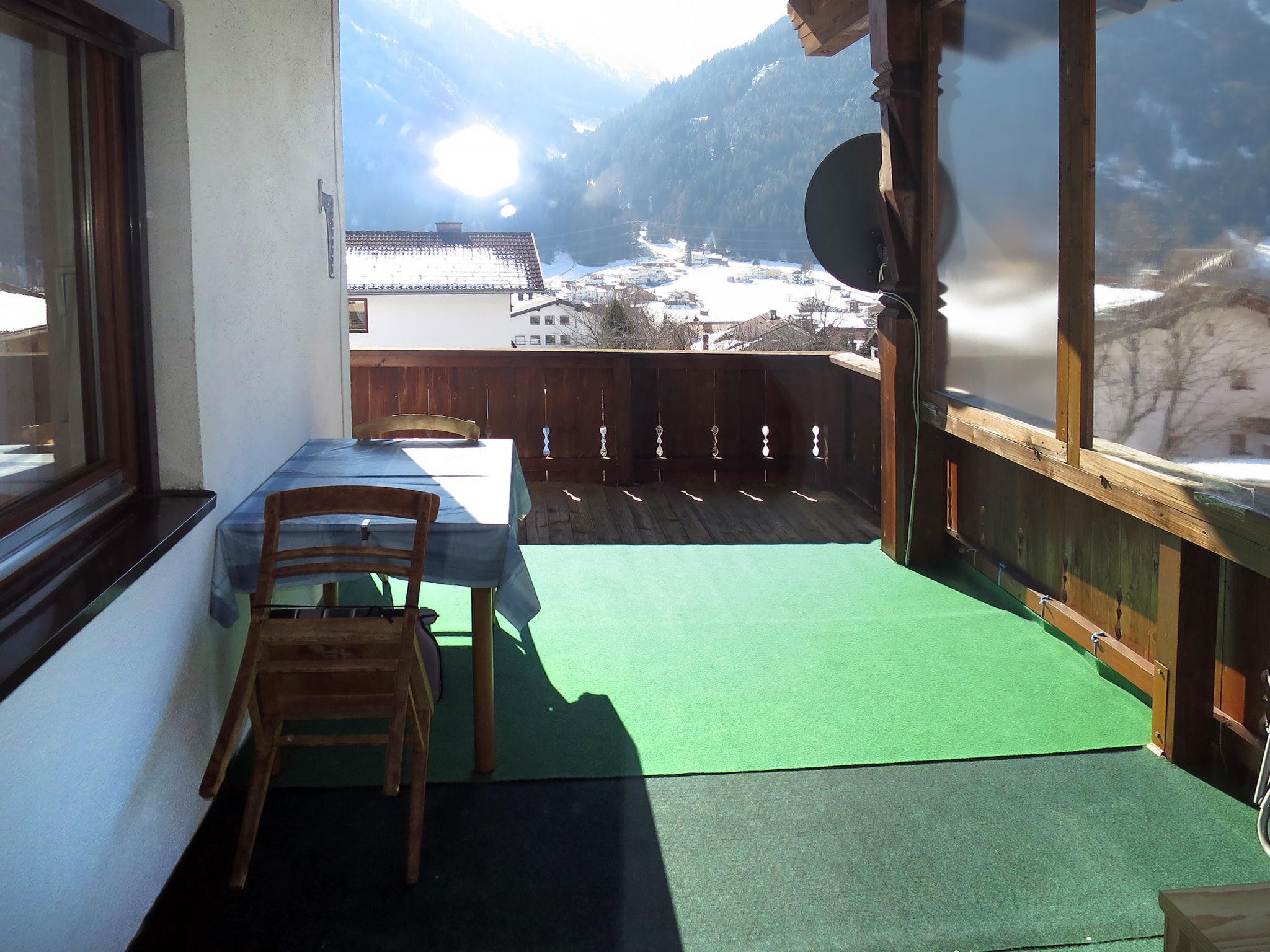 Foto 3 - Appartamento con 3 camere da letto a Pettneu am Arlberg con giardino