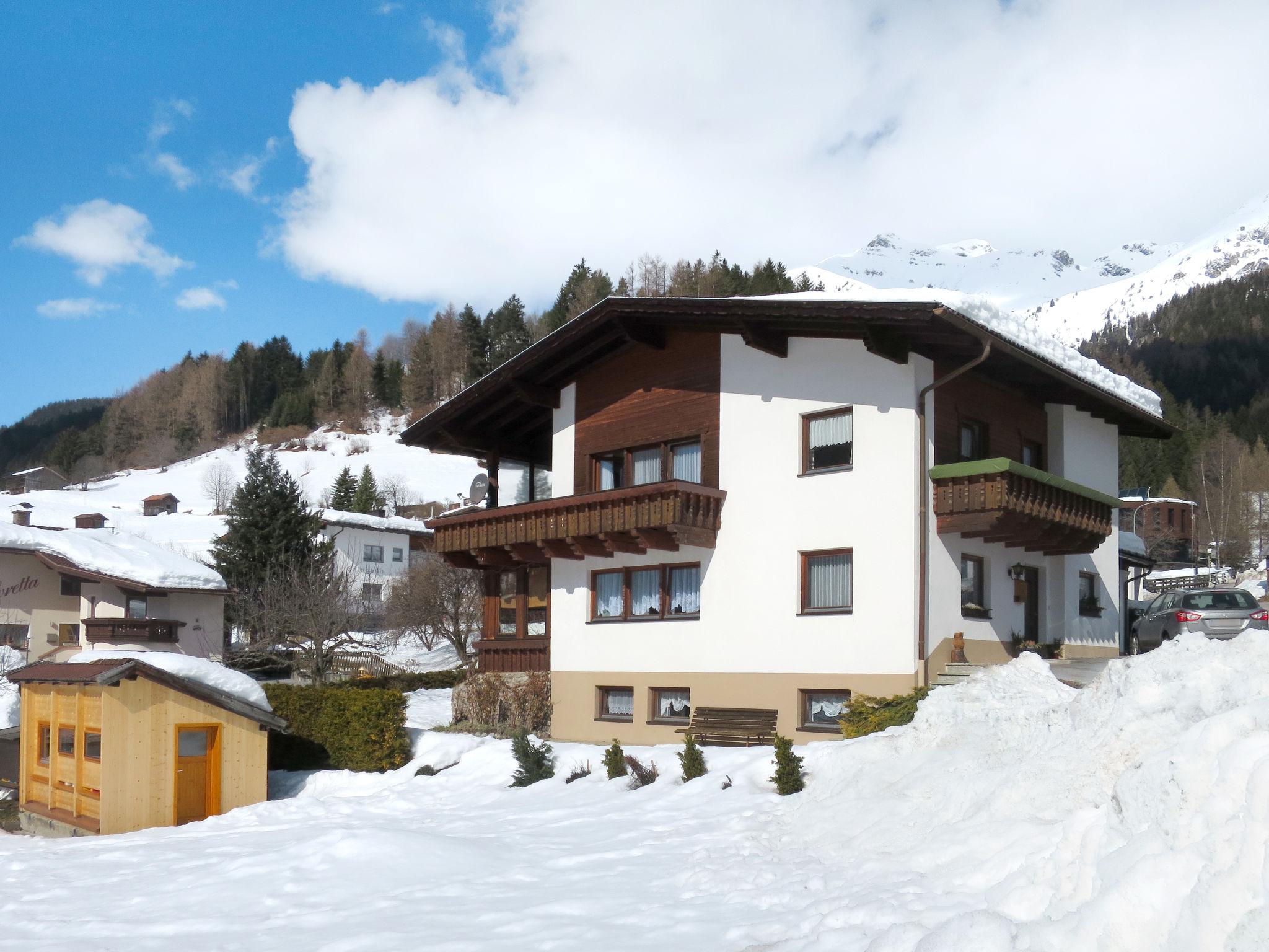 Foto 1 - Apartamento de 3 habitaciones en Pettneu am Arlberg con vistas a la montaña