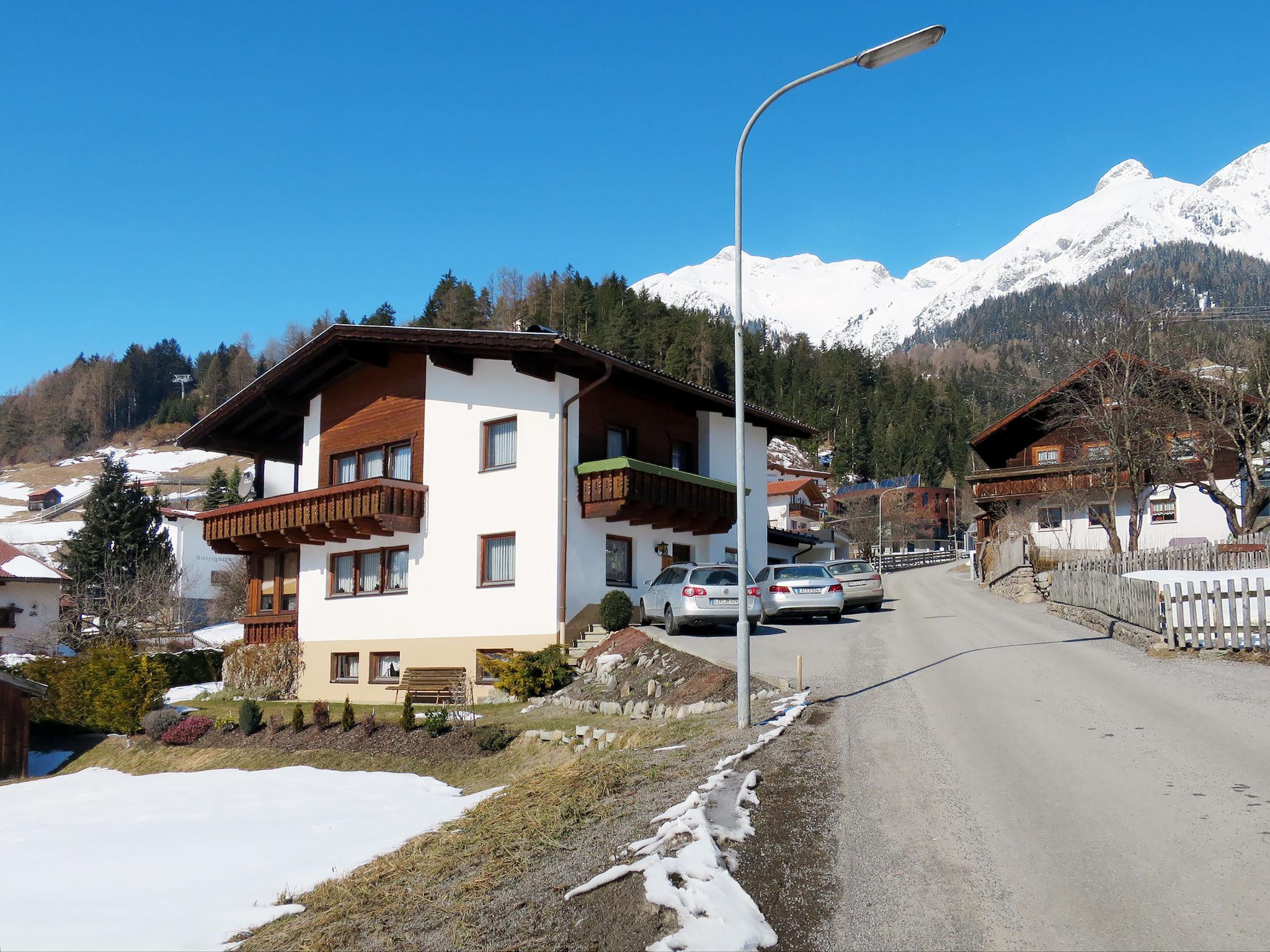 Foto 15 - Appartamento con 3 camere da letto a Pettneu am Arlberg con giardino