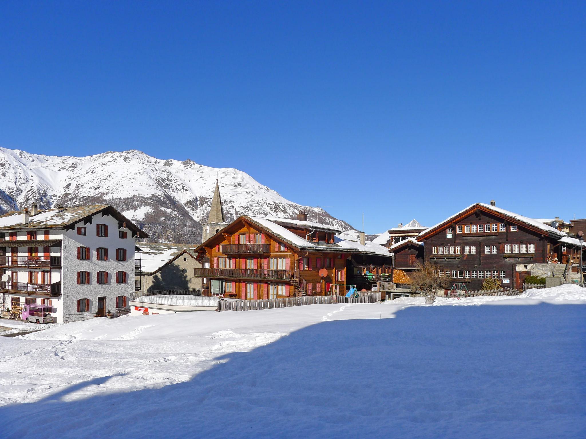 Photo 14 - 2 bedroom Apartment in Grächen with mountain view