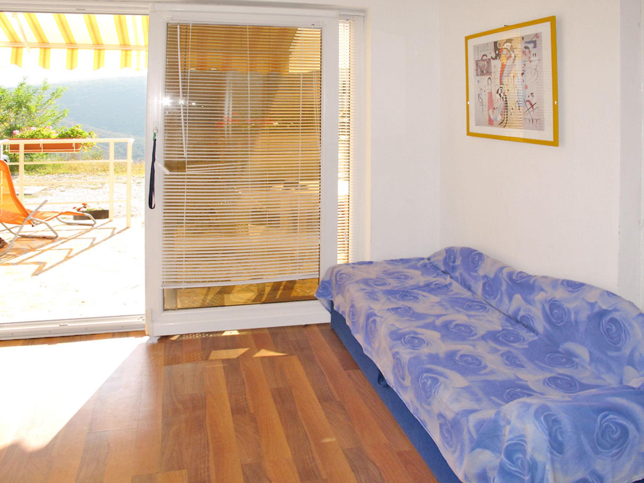 Foto 5 - Apartamento de 1 quarto em Labin com piscina e vistas do mar