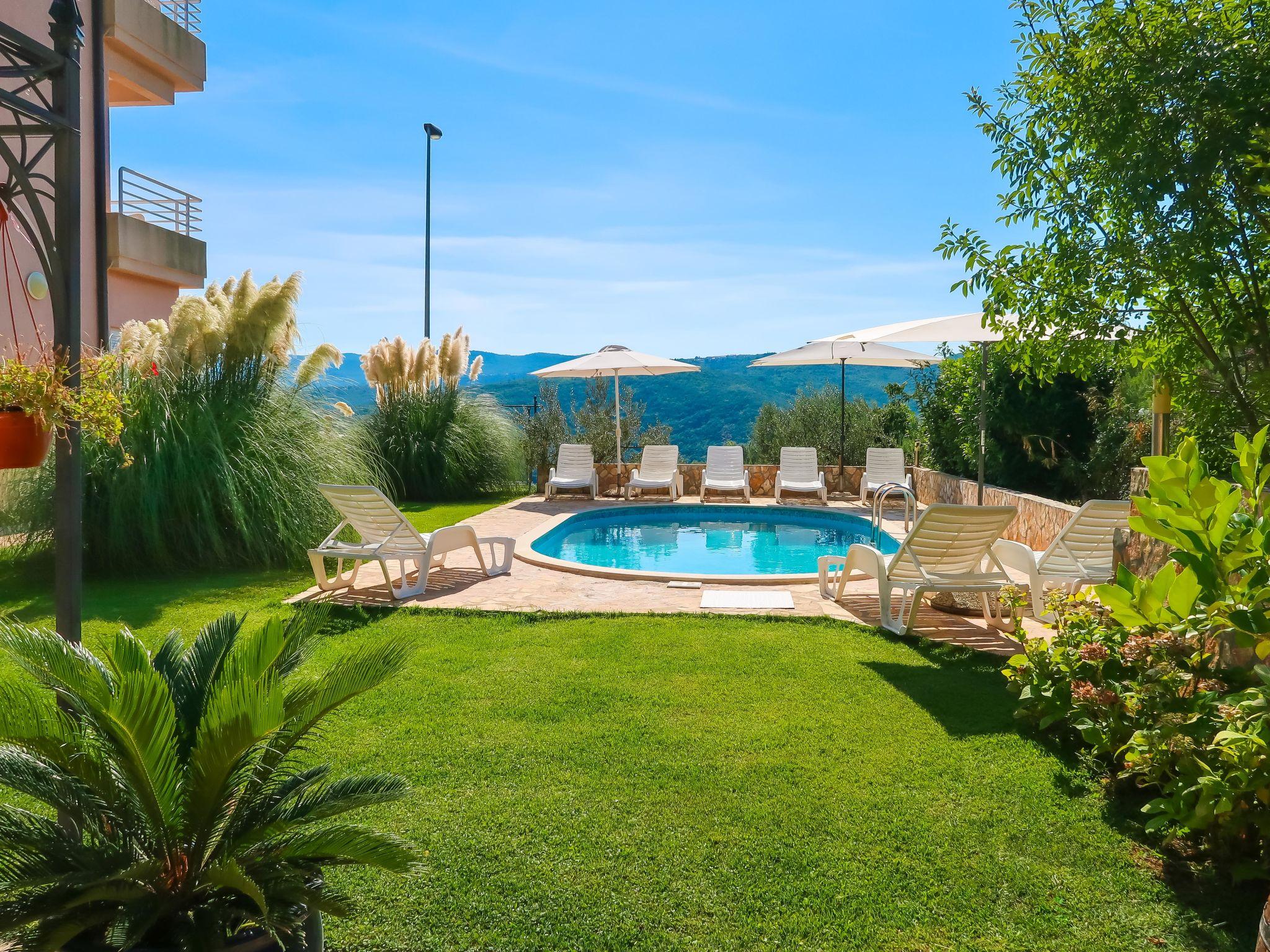 Photo 1 - Appartement de 1 chambre à Labin avec piscine et jardin