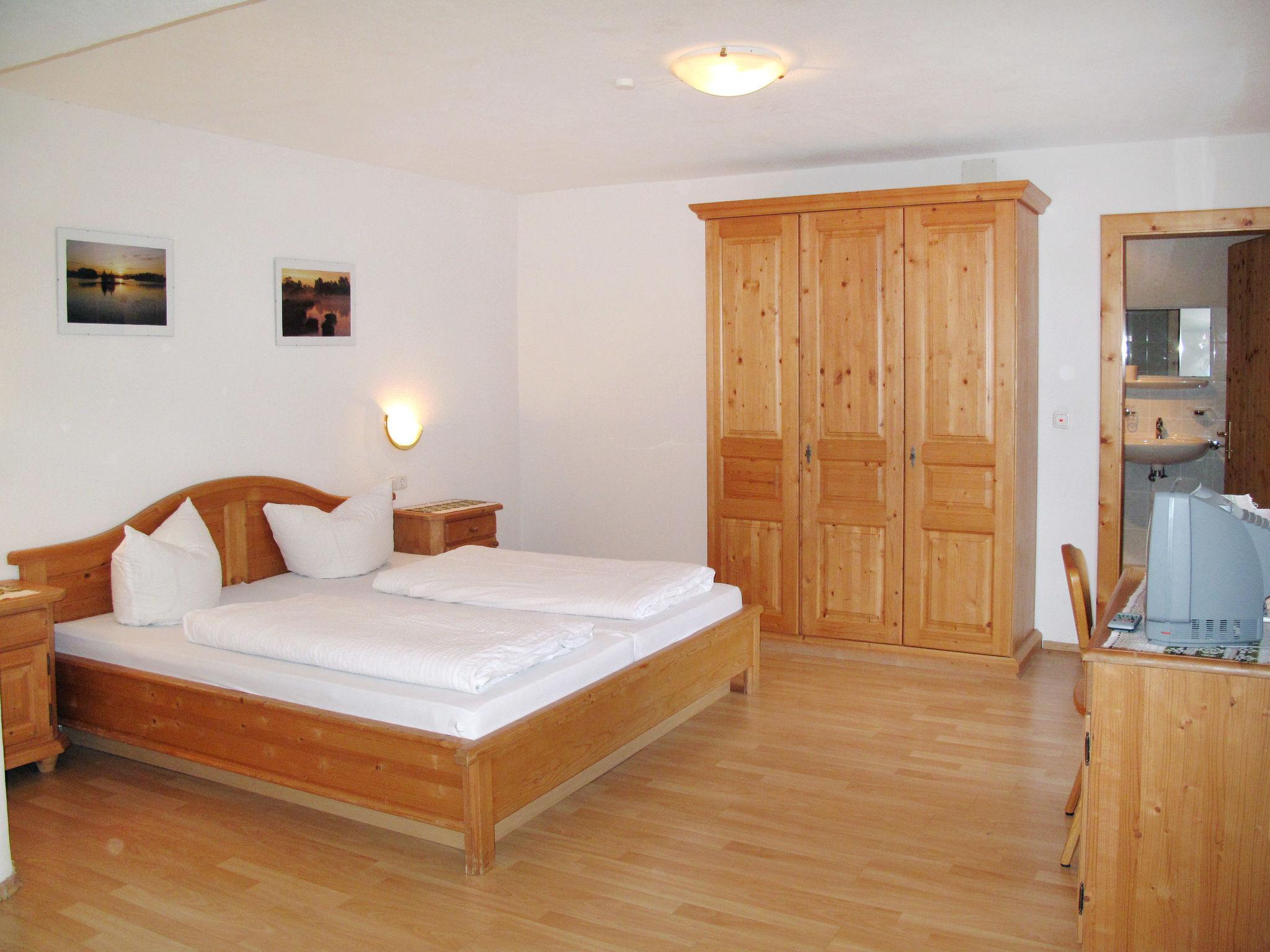 Foto 9 - Appartamento con 2 camere da letto a Graun im Vinschgau con terrazza e vista sulle montagne