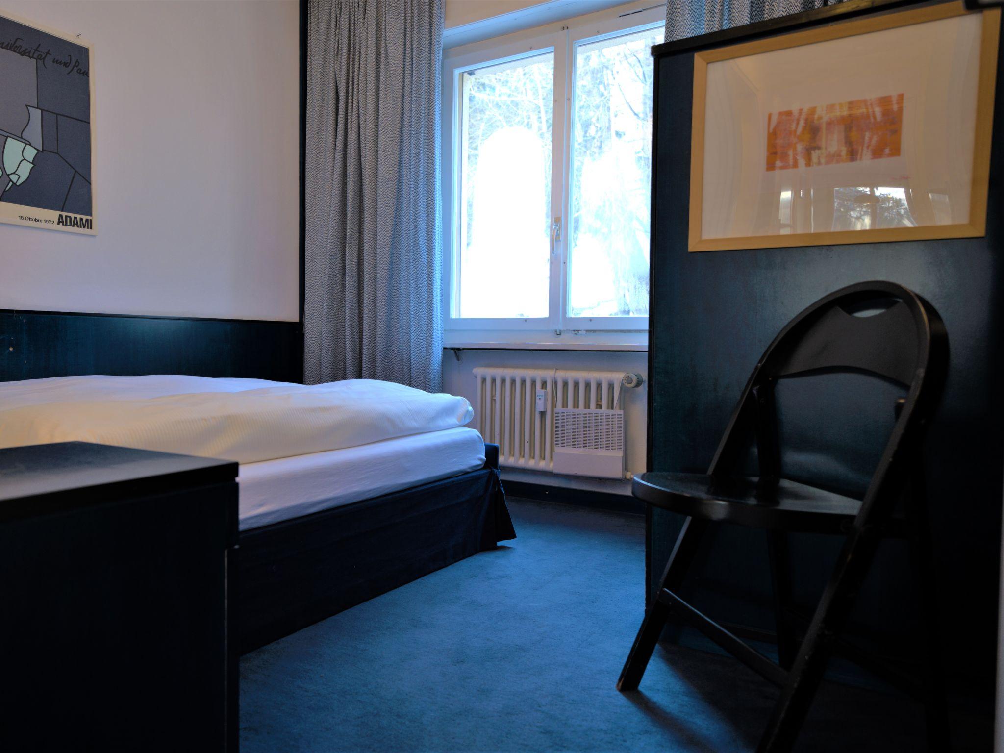 Foto 8 - Appartamento con 3 camere da letto a Sankt Moritz