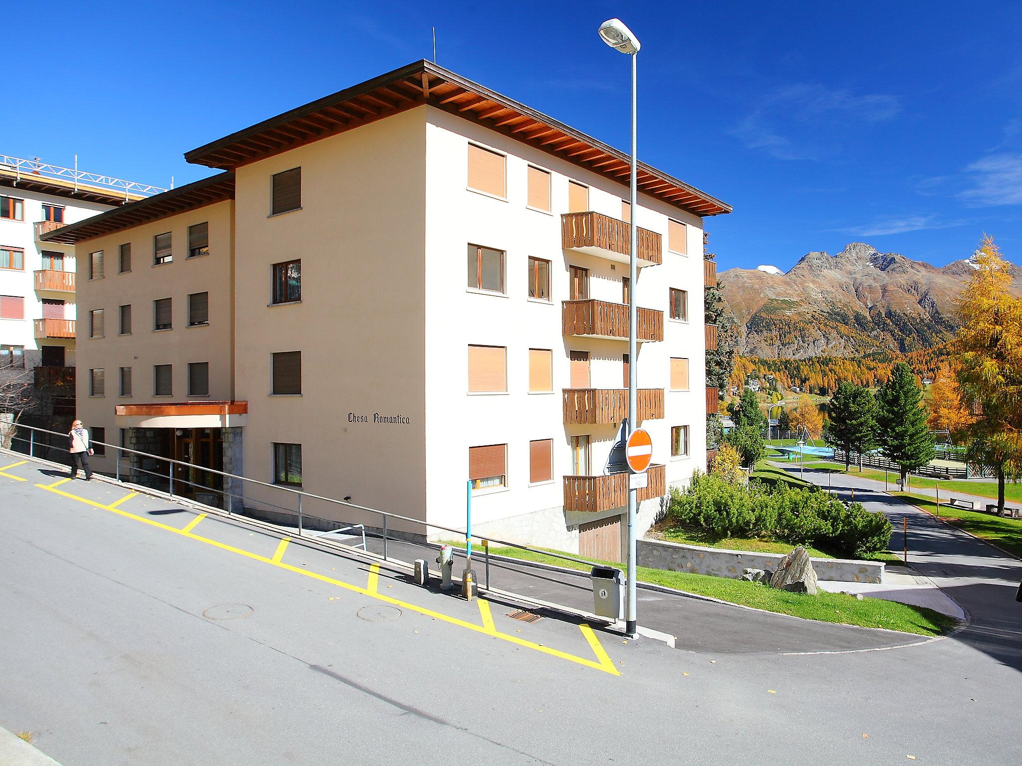 Foto 19 - Apartment mit 3 Schlafzimmern in Sankt Moritz mit blick auf die berge