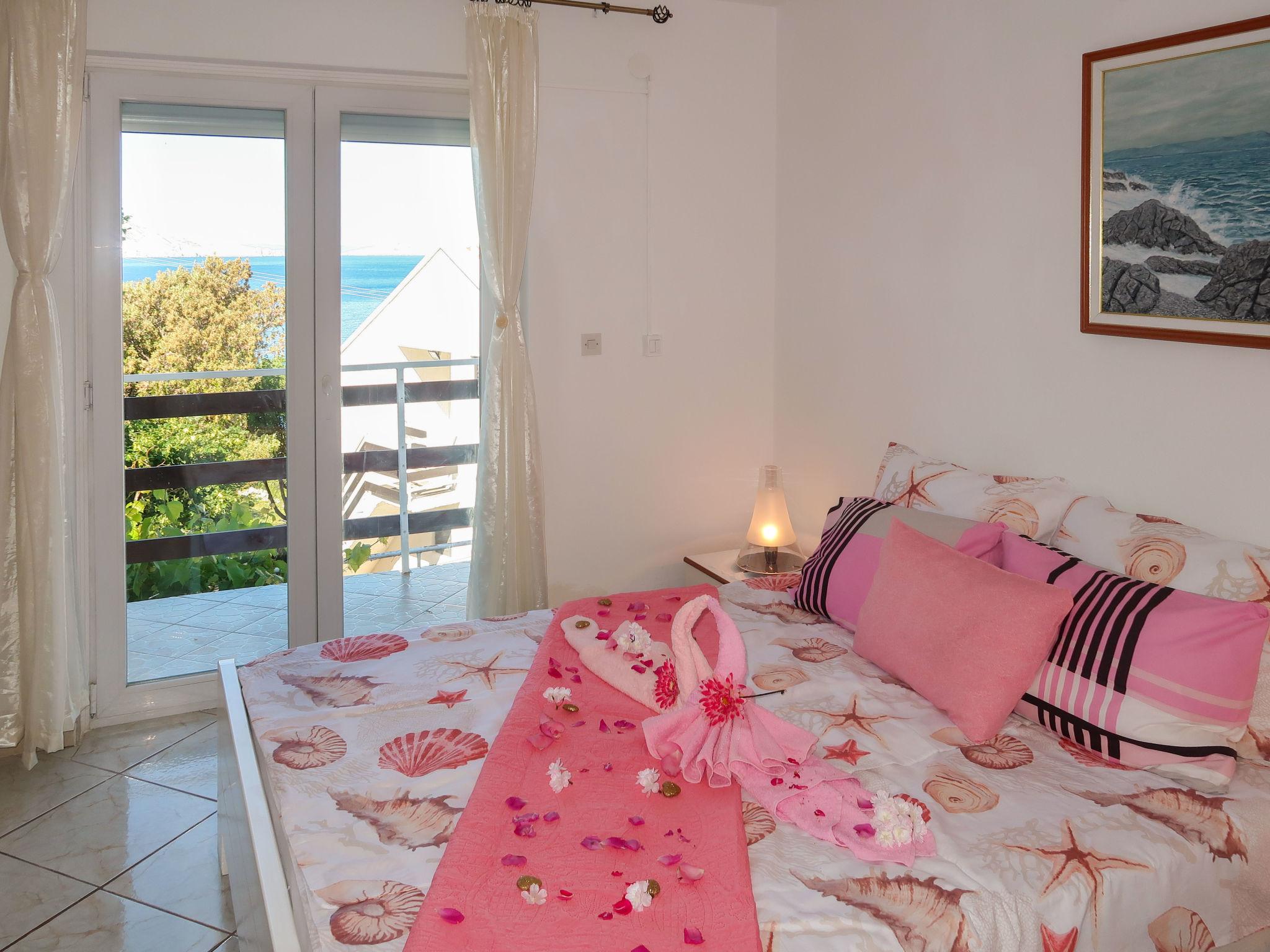 Foto 8 - Apartamento de 2 quartos em Senj com terraço e vistas do mar