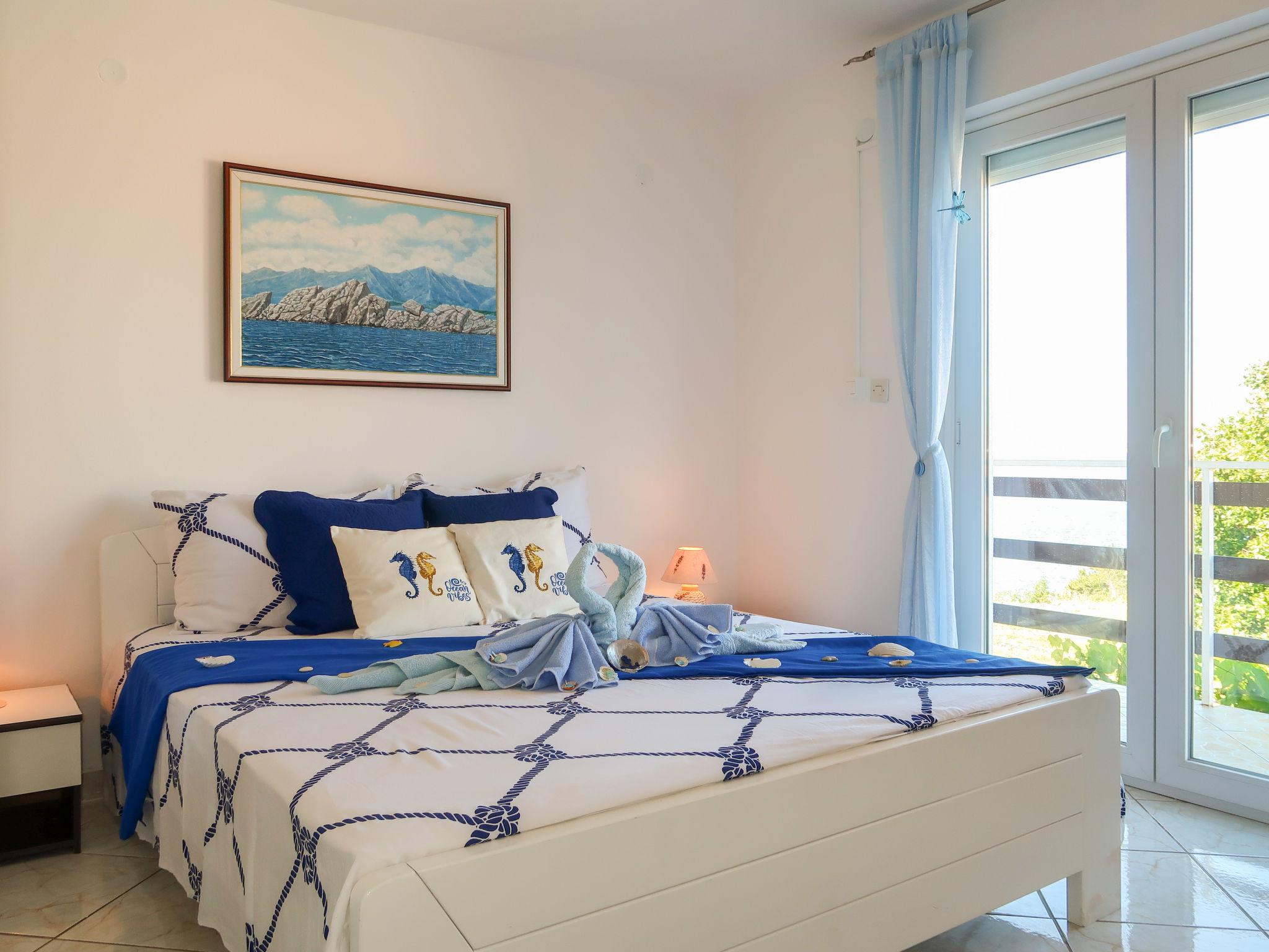 Foto 16 - Apartamento de 2 quartos em Senj com terraço e vistas do mar
